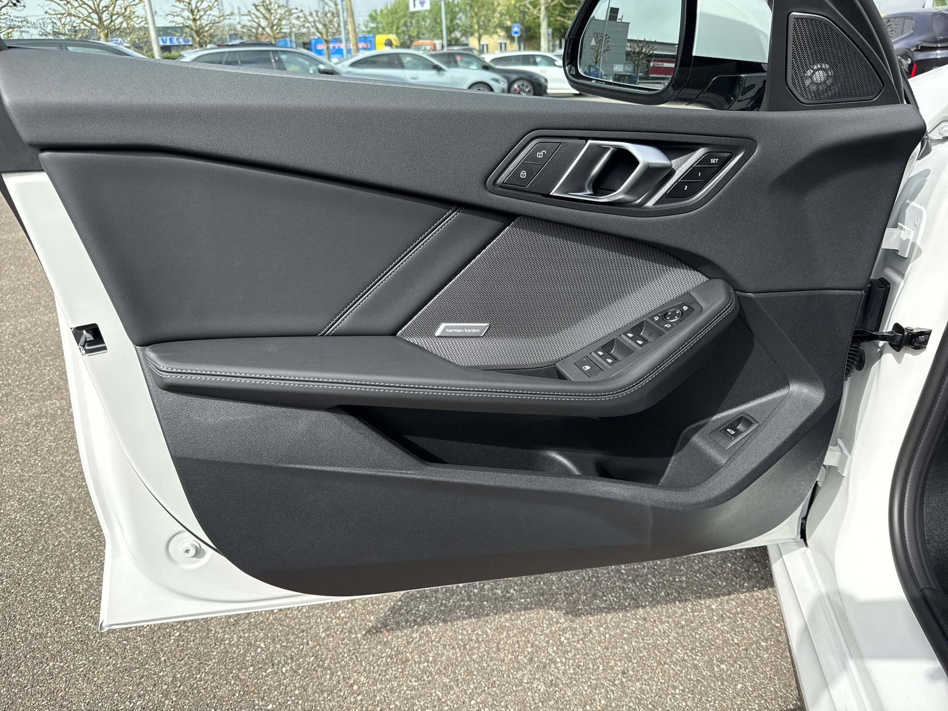 BMW 120d M Sport Pro Steptronic-image-16