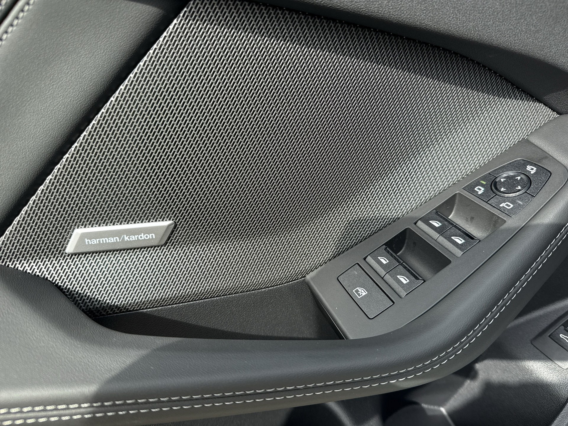 BMW 120d M Sport Pro Steptronic-image-19