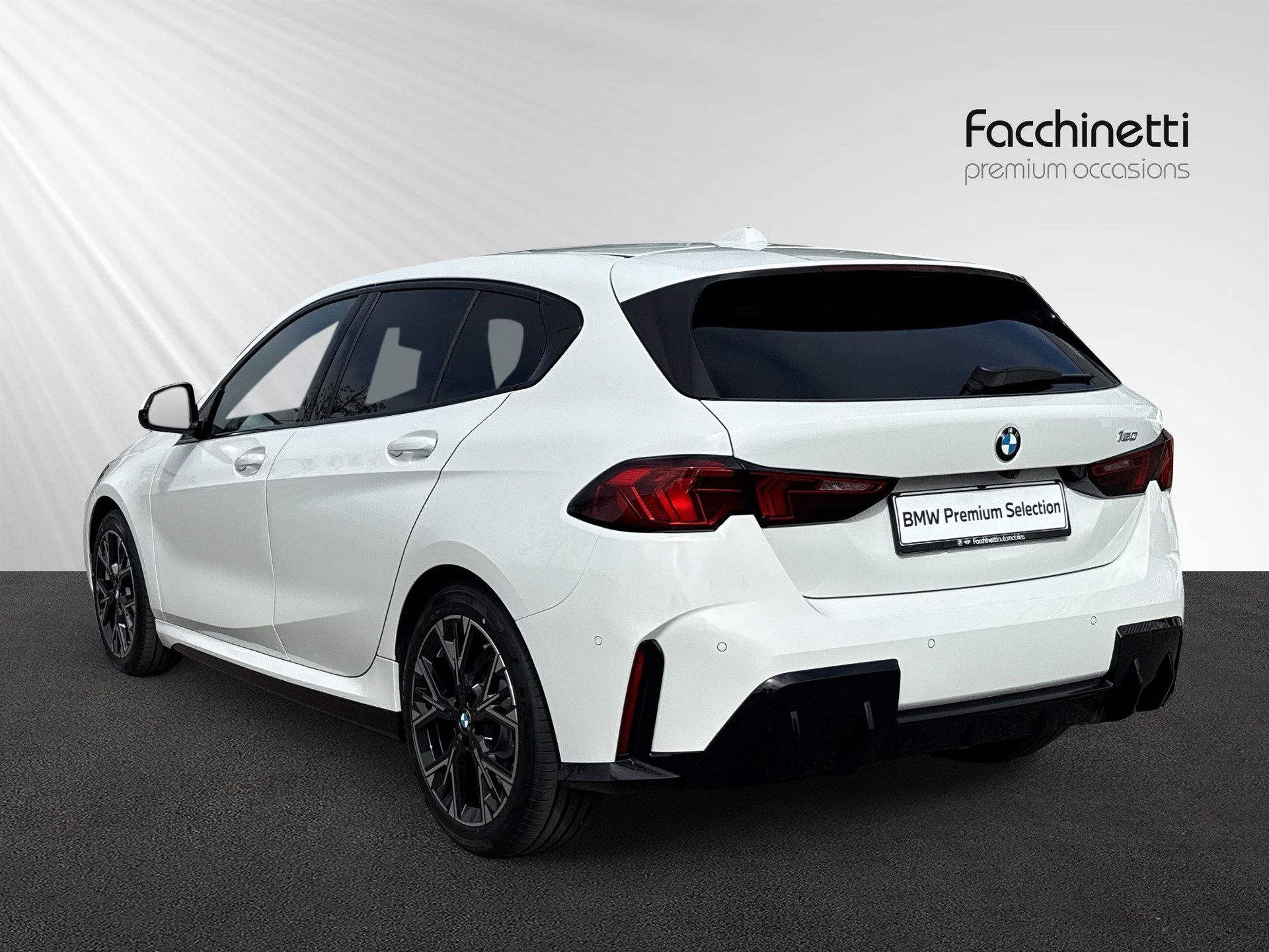 BMW 120d M Sport Pro Steptronic-image-2