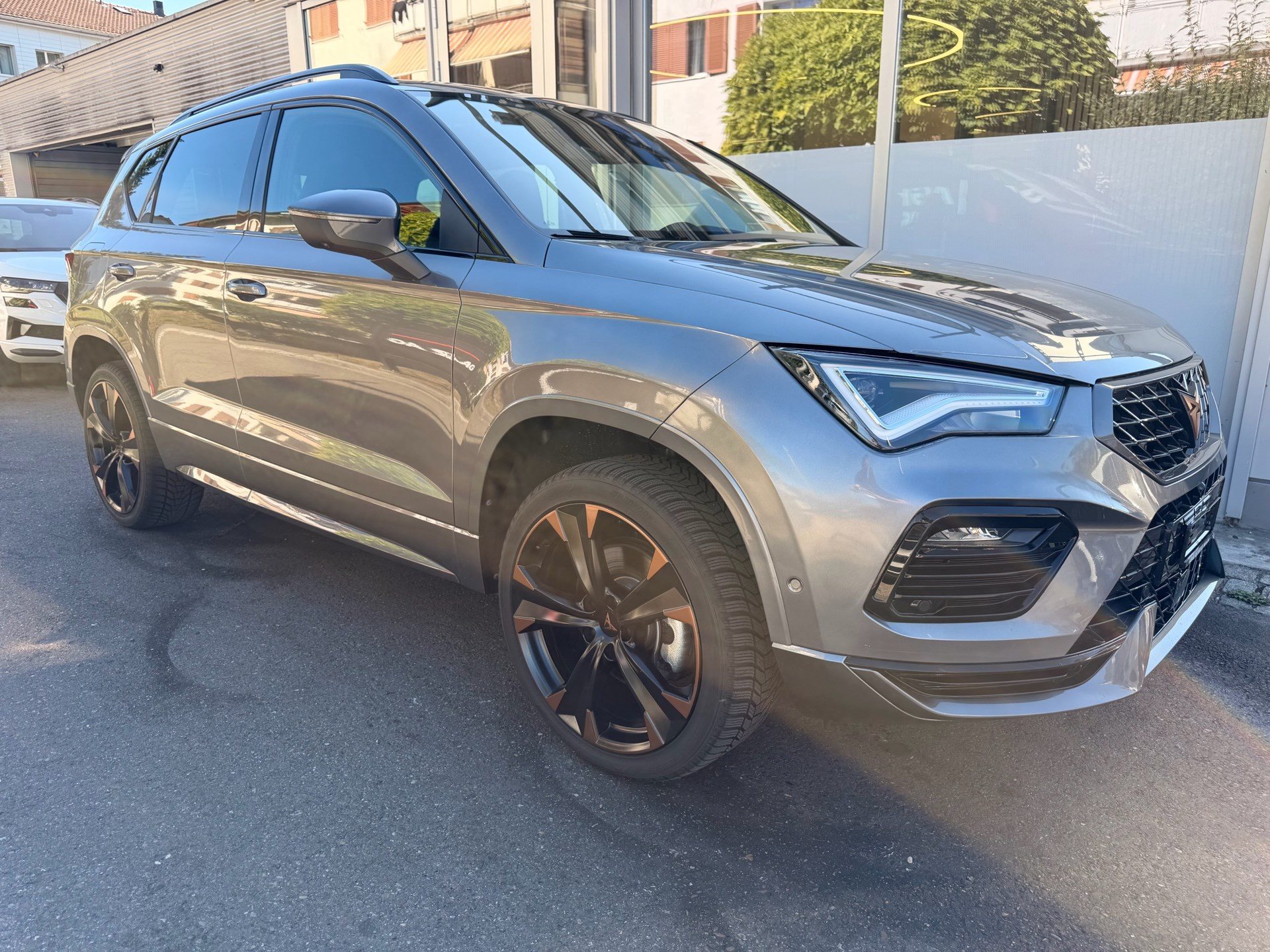 CUPRA Ateca 1.5 TSI *** PANORAMADACH & ANHÄNGERKUPPLUNG ***-image-2