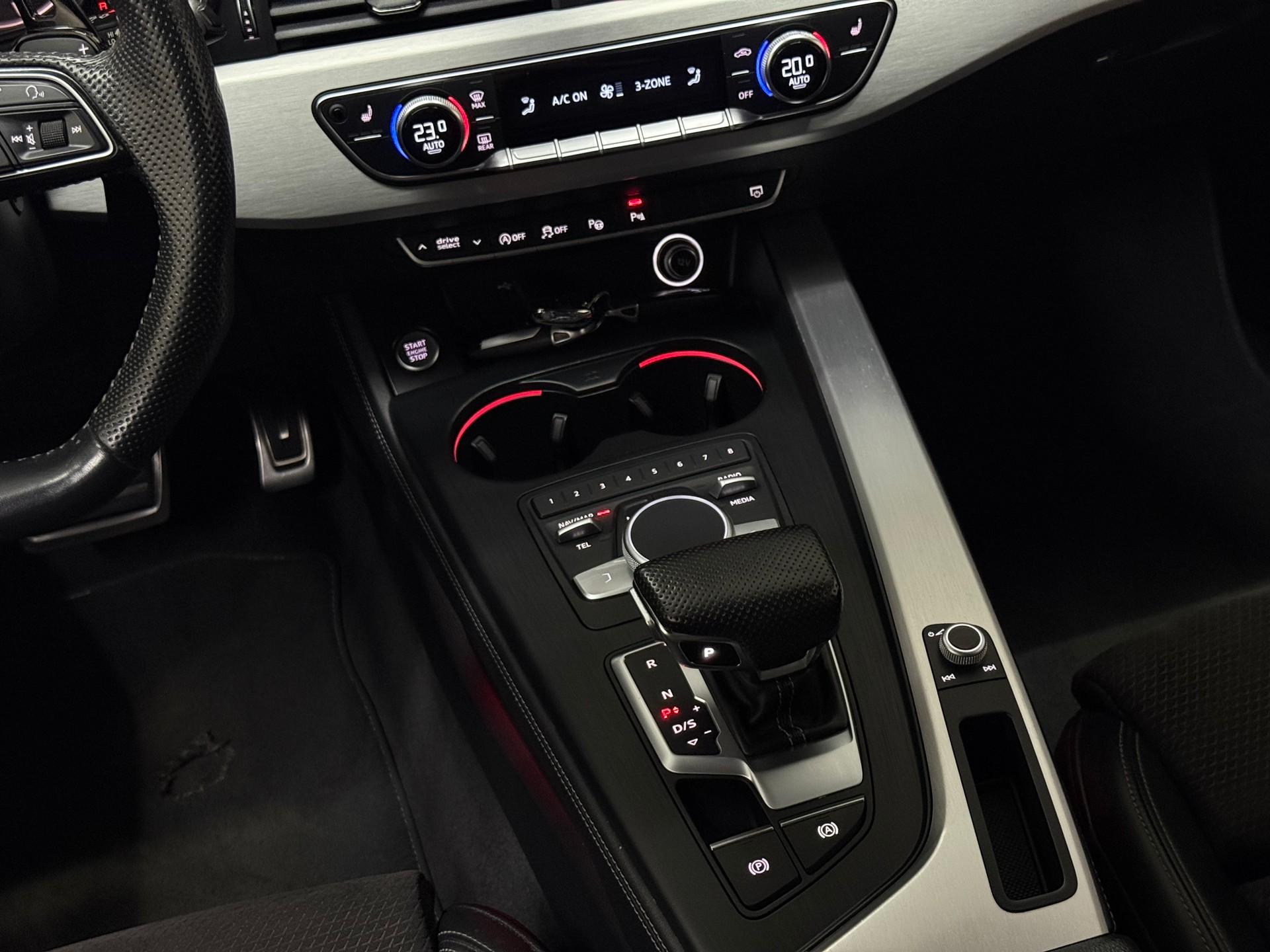 AUDI A4 Avant 50 TDI Sport quattro tiptronic-image-11