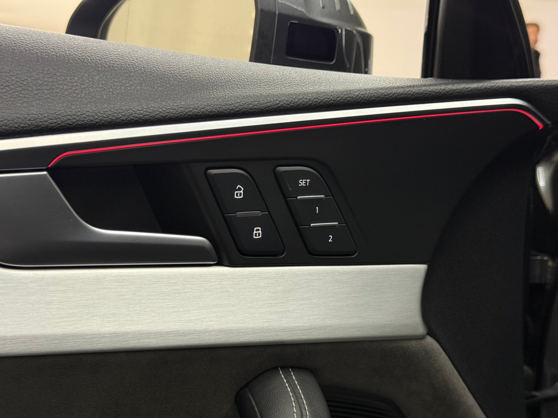 AUDI A4 Avant 50 TDI Sport quattro tiptronic-image-12