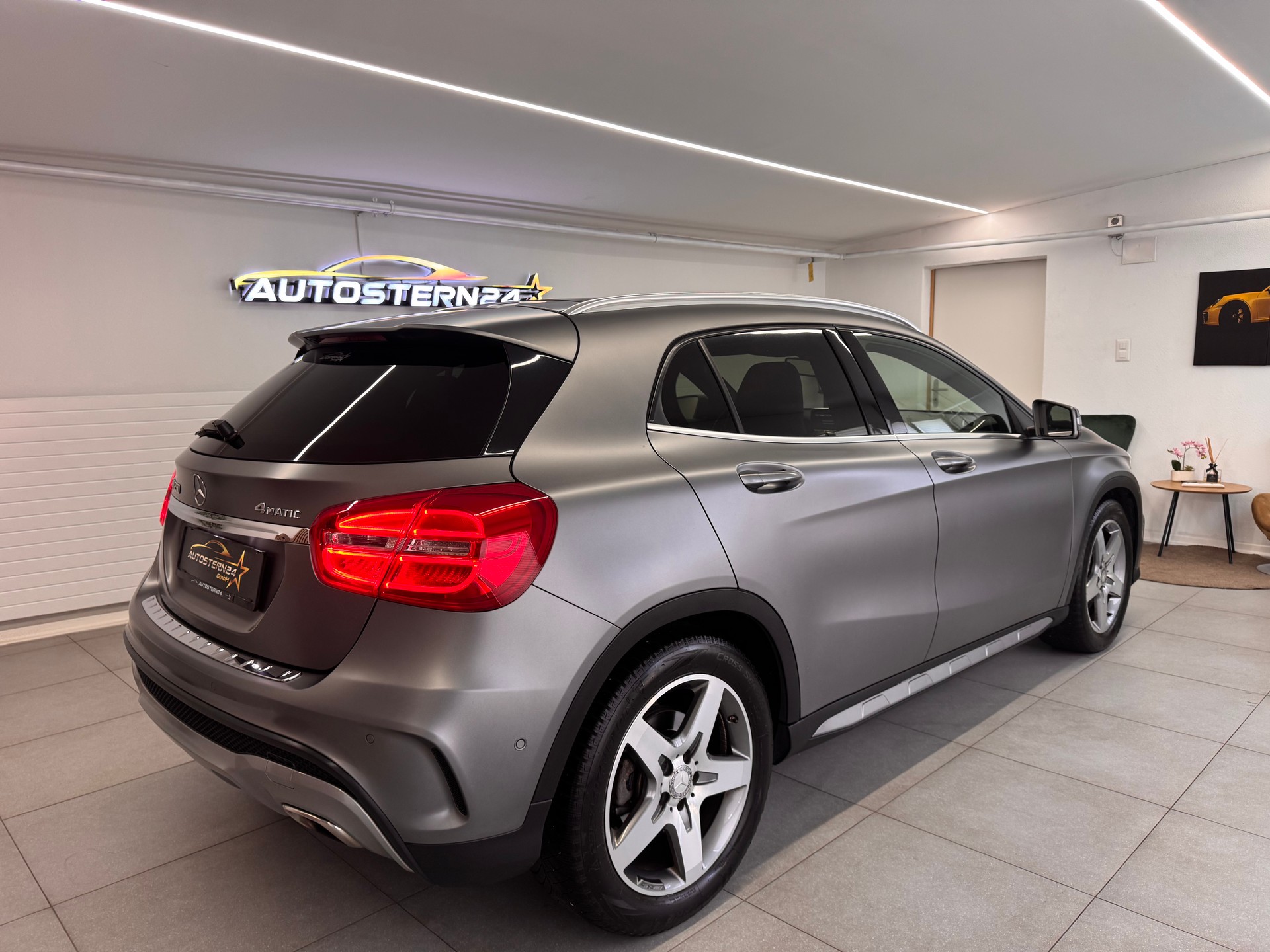 MERCEDES-BENZ GLA 250 AMG Line 4Matic 7G-DCT*CH-Fahrzeug*Panoramadach*-image-4