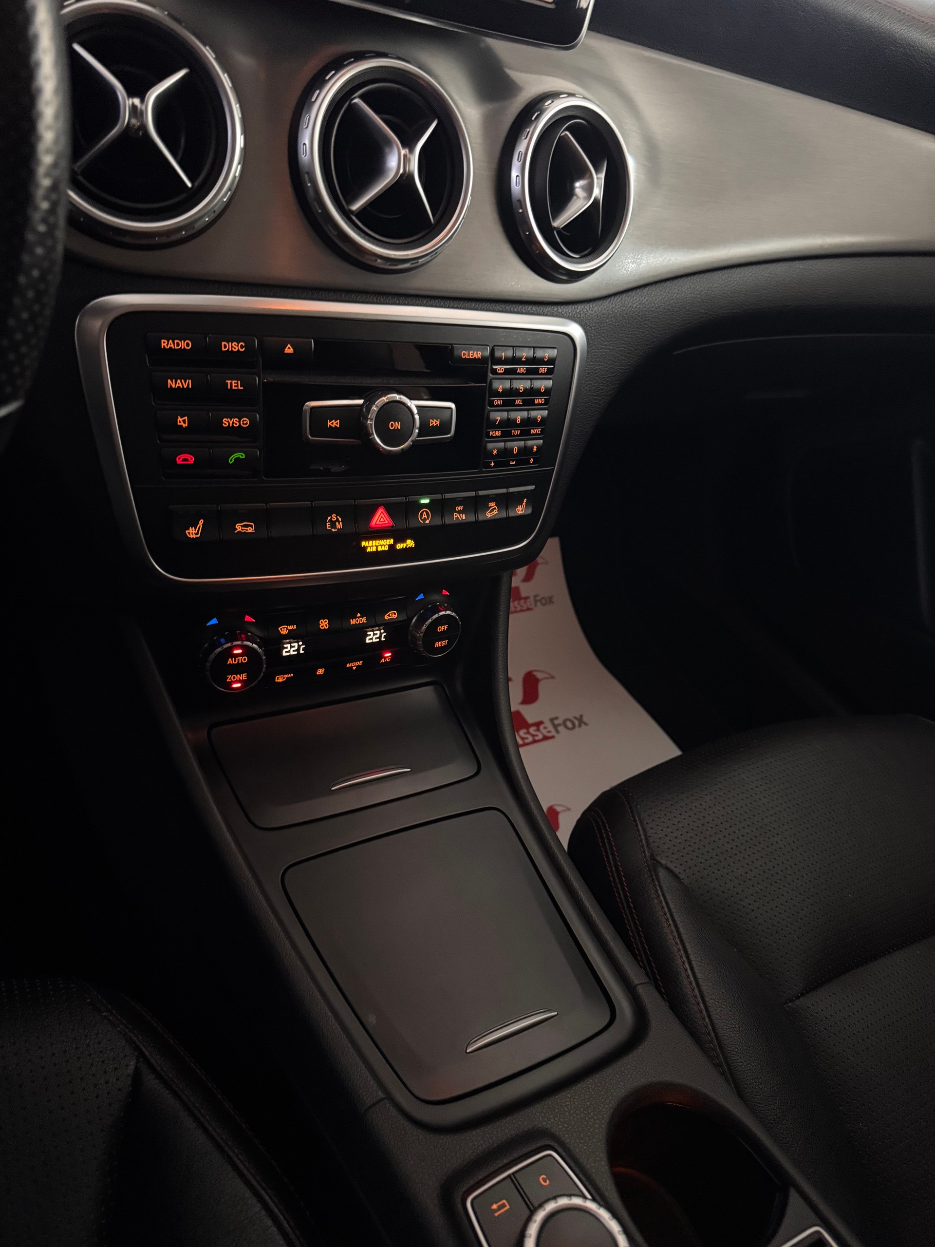 MERCEDES-BENZ GLA 250 AMG Line 4Matic 7G-DCT*CH-Fahrzeug*Panoramadach*-image-14