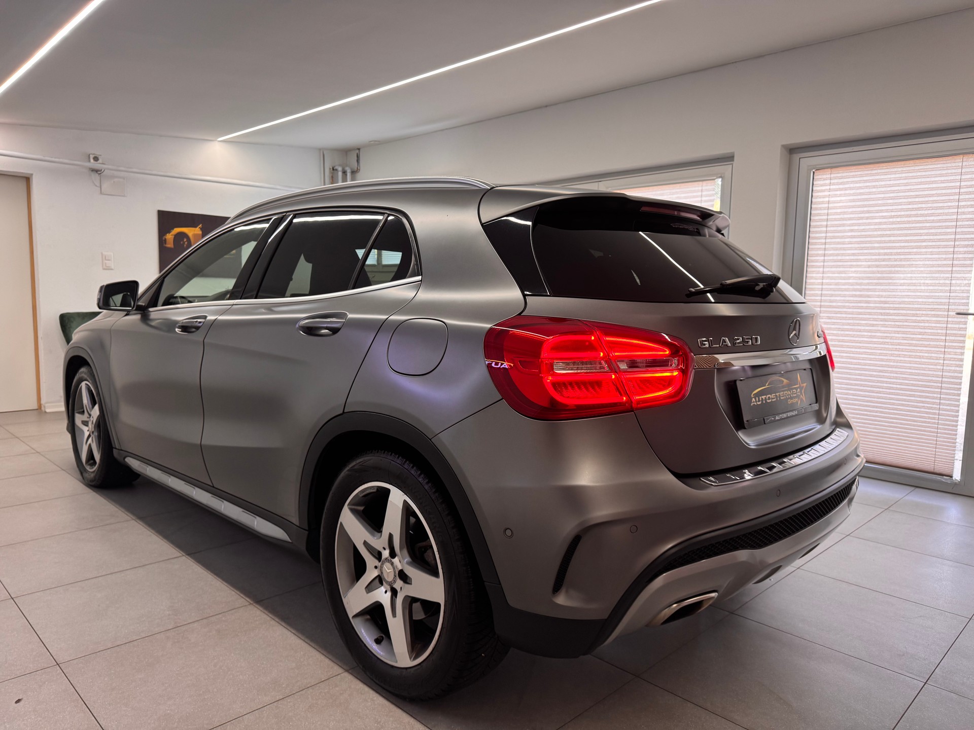 MERCEDES-BENZ GLA 250 AMG Line 4Matic 7G-DCT*CH-Fahrzeug*Panoramadach*-image-5