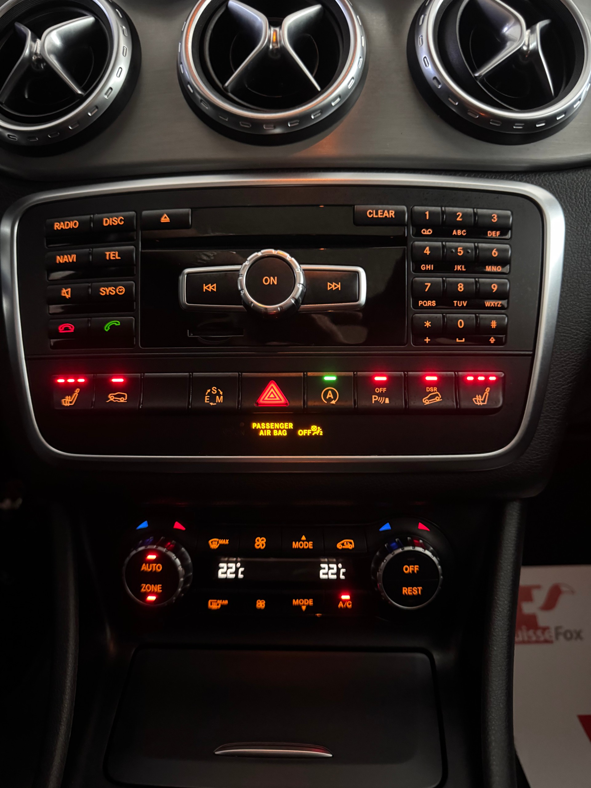 MERCEDES-BENZ GLA 250 AMG Line 4Matic 7G-DCT*CH-Fahrzeug*Panoramadach*-image-19