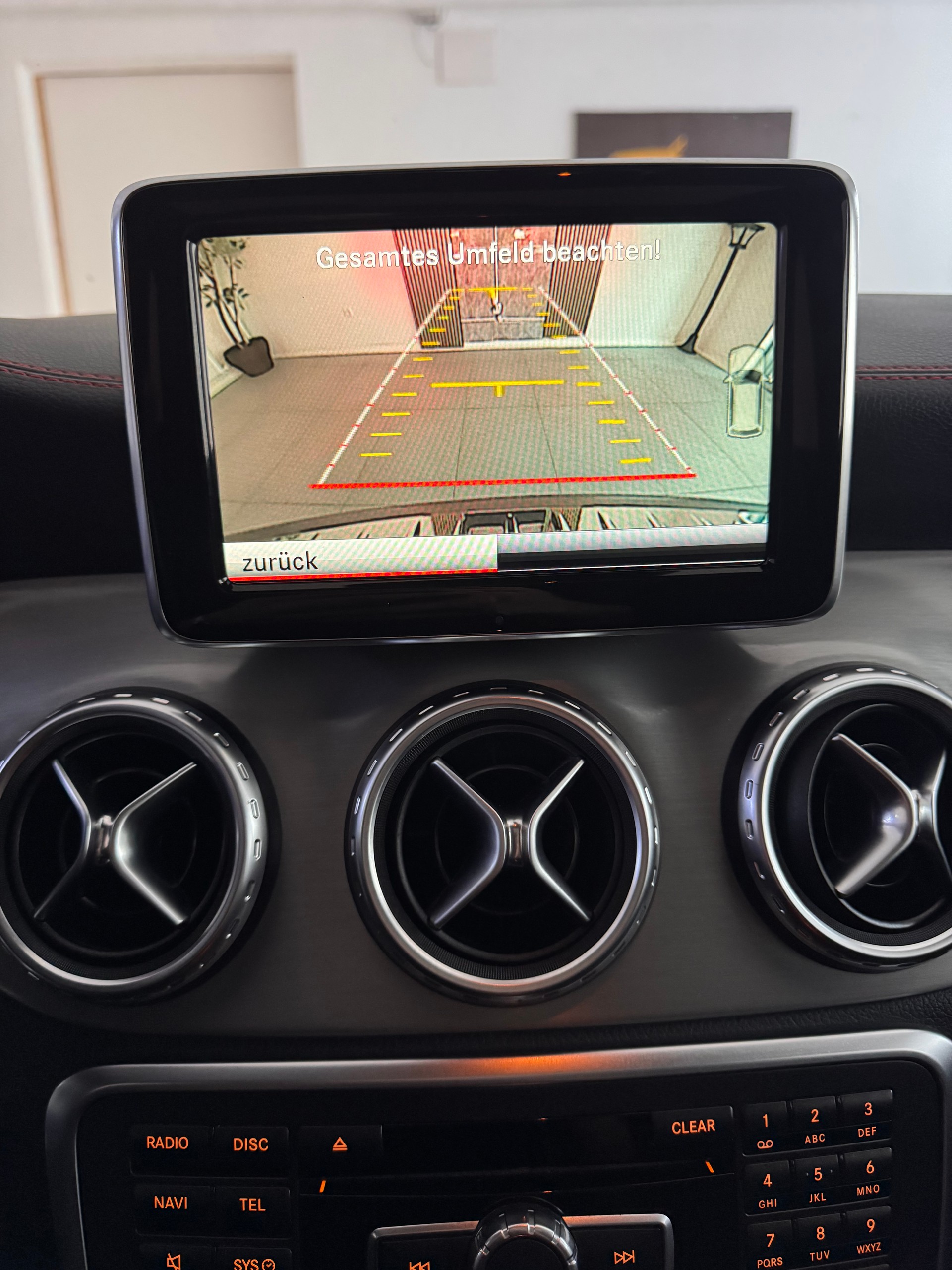 MERCEDES-BENZ GLA 250 AMG Line 4Matic 7G-DCT*CH-Fahrzeug*Panoramadach*-image-17