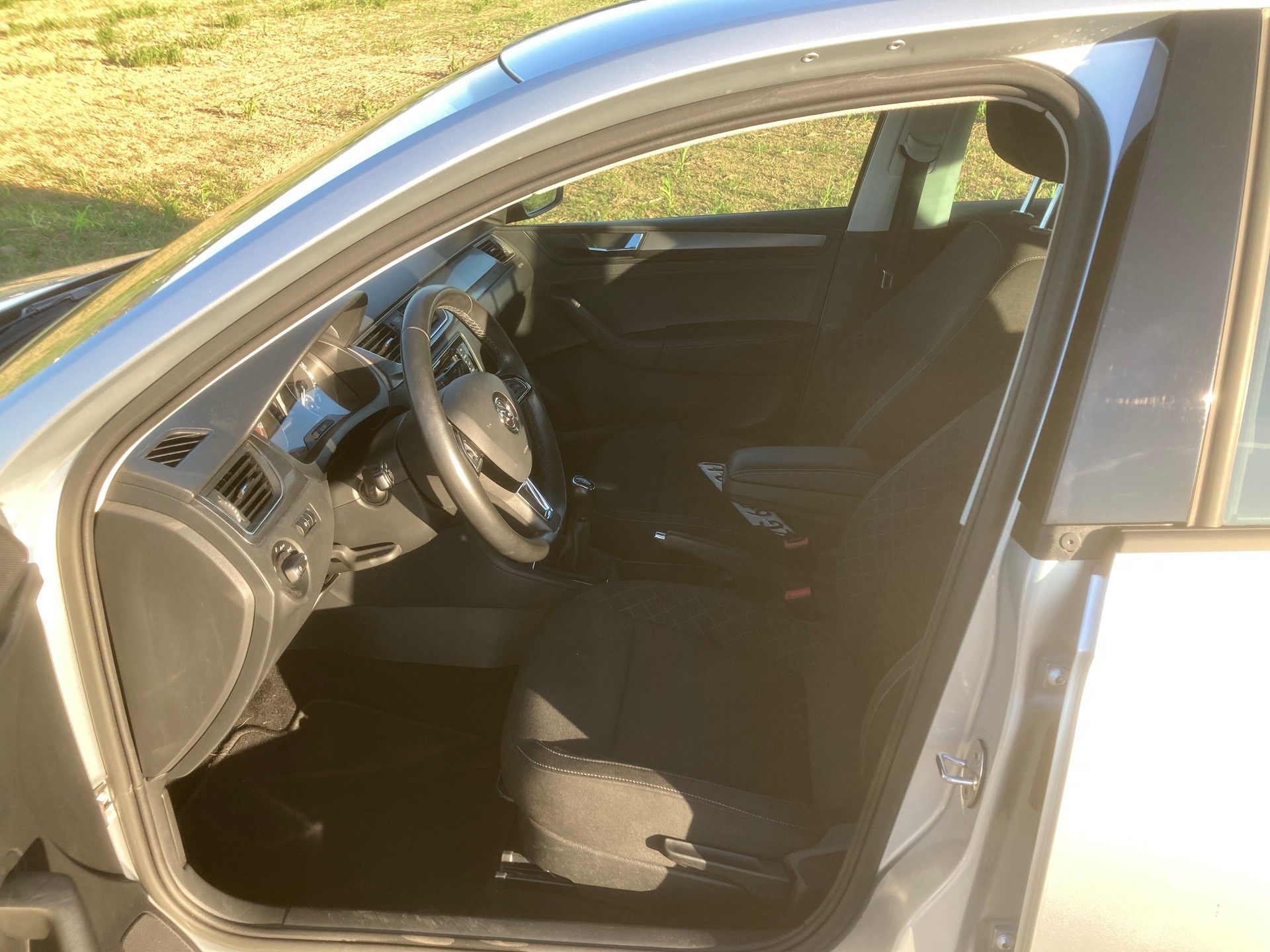 SKODA Rapid Spaceback 1.0 TSI Style-image-8