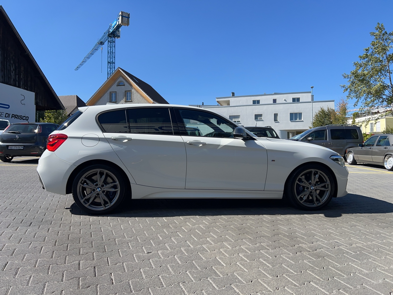BMW M135i xDrive Steptronic-image-4