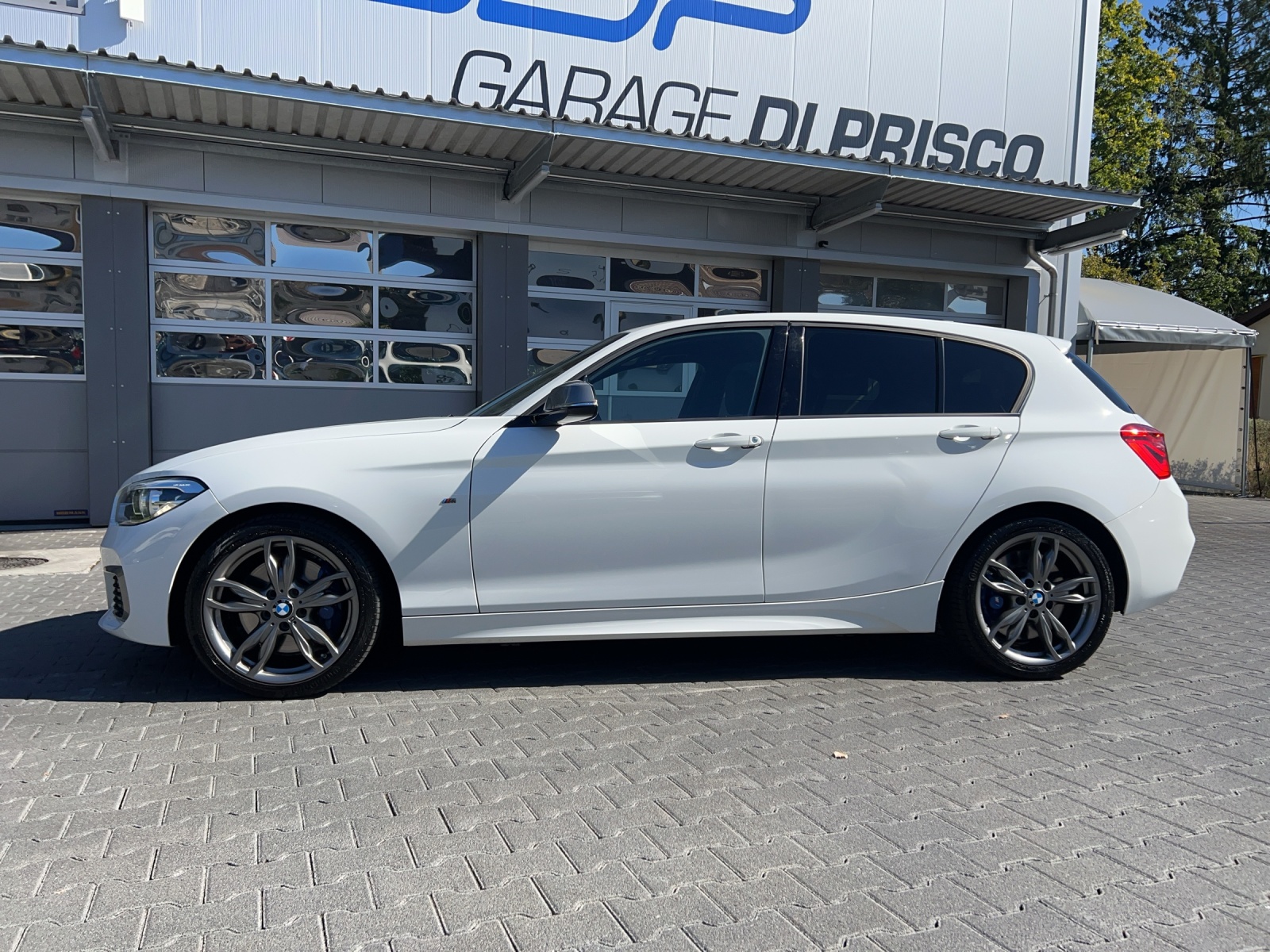 BMW M135i xDrive Steptronic-image-1