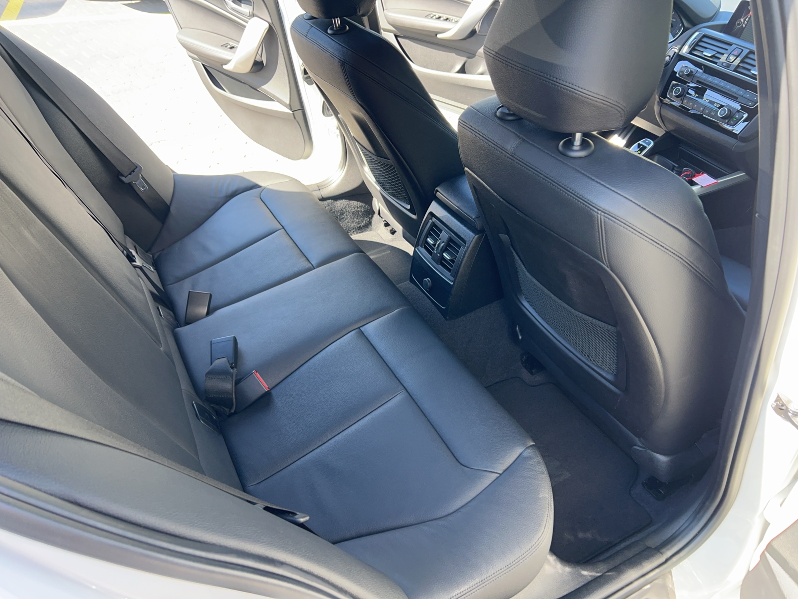BMW M135i xDrive Steptronic-image-7