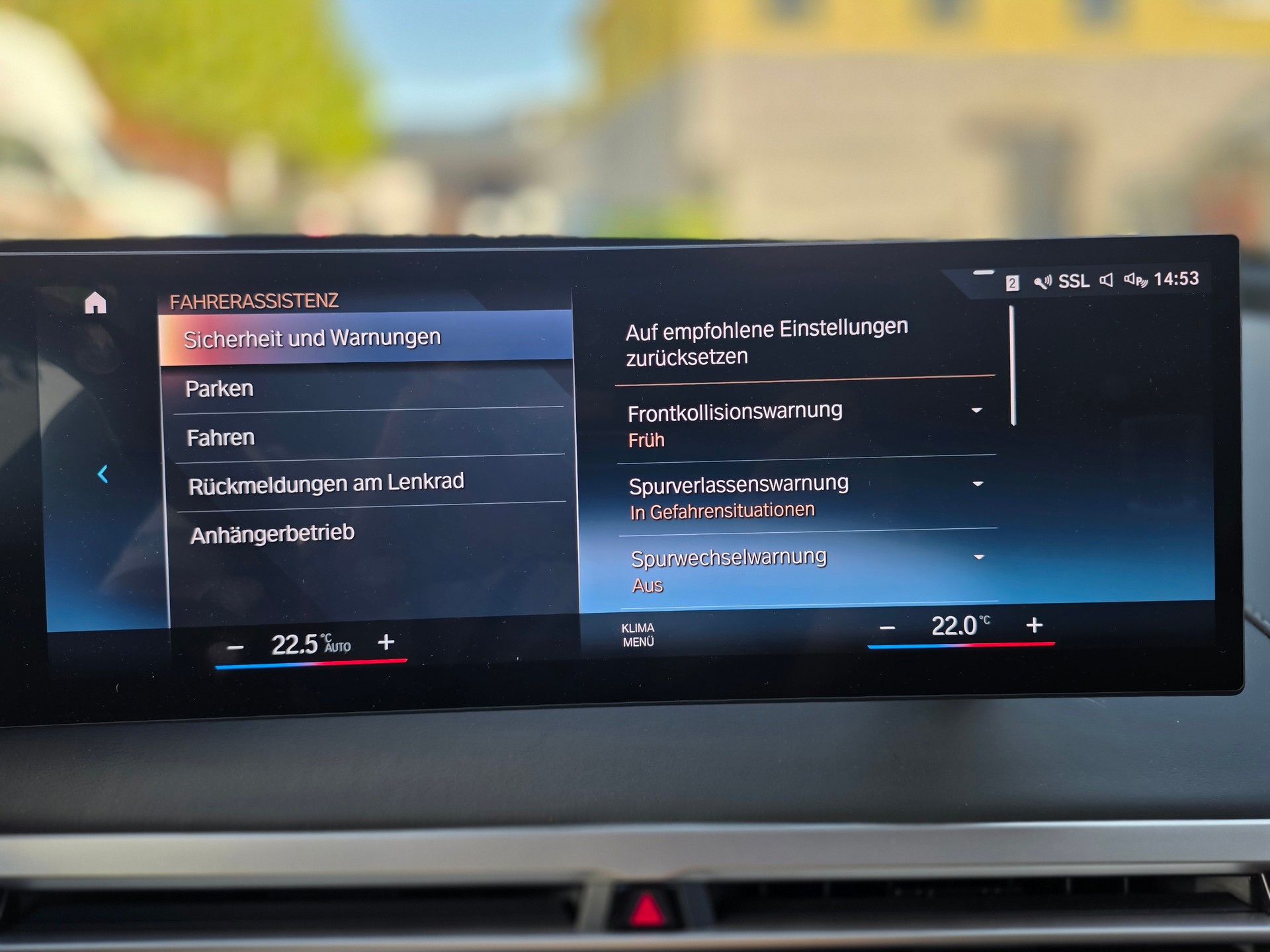 BMW iX xDrive40// SoH 98.5% - VOLLAUSSTAT.- MASSAGE SITZE- EL.AHK -SKYLOUNGE- ASSISTENZ PAK- PLUS - SPORT PAK.- GARANTIE BIS 04.2030-image-20