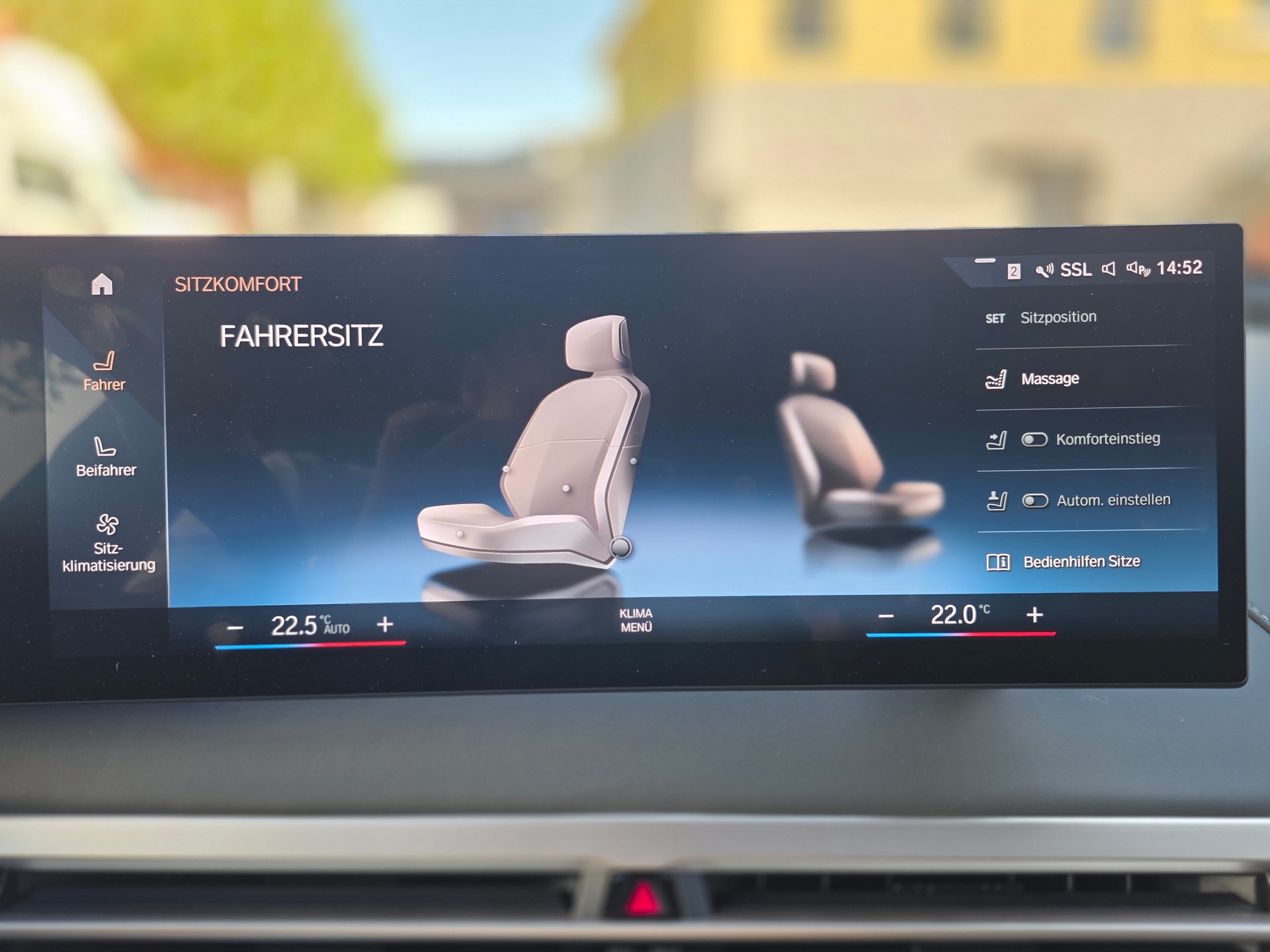 BMW iX xDrive40// SoH 98.5% - VOLLAUSSTAT.- MASSAGE SITZE- EL.AHK -SKYLOUNGE- ASSISTENZ PAK- PLUS - SPORT PAK.- GARANTIE BIS 04.2030-image-13