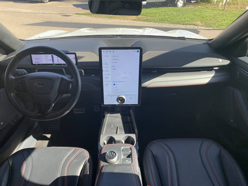 FORD Mustang Mach-E Extended AWD-image-5