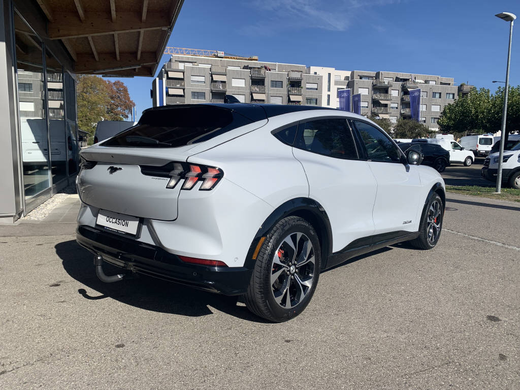 FORD Mustang Mach-E Extended AWD-image-2