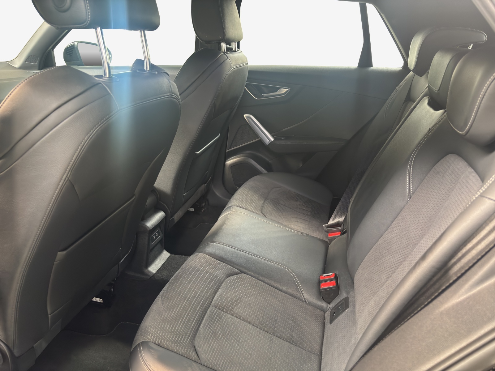 AUDI Q2 40 TFSI S line quattro S-tronic-image-11
