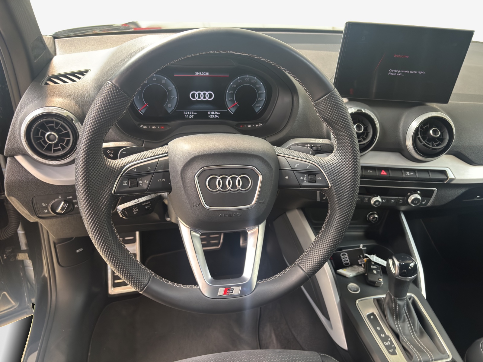 AUDI Q2 40 TFSI S line quattro S-tronic-image-9