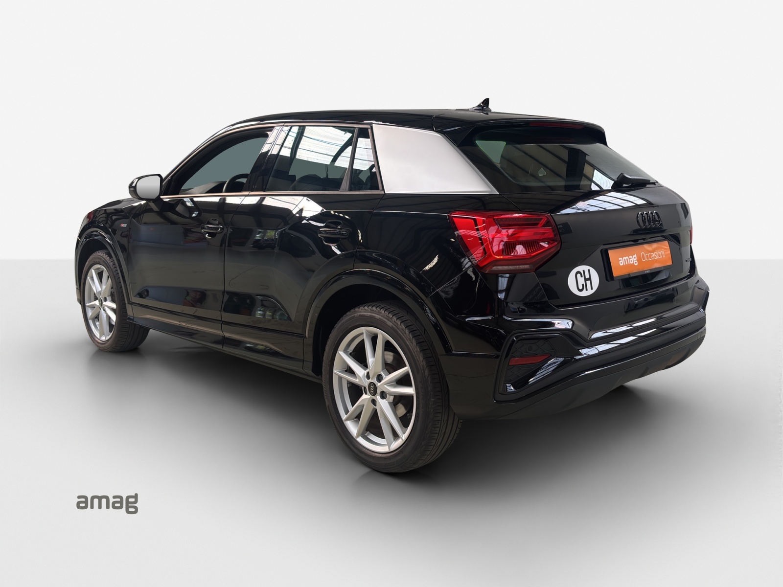 AUDI Q2 40 TFSI S line quattro S-tronic-image-2
