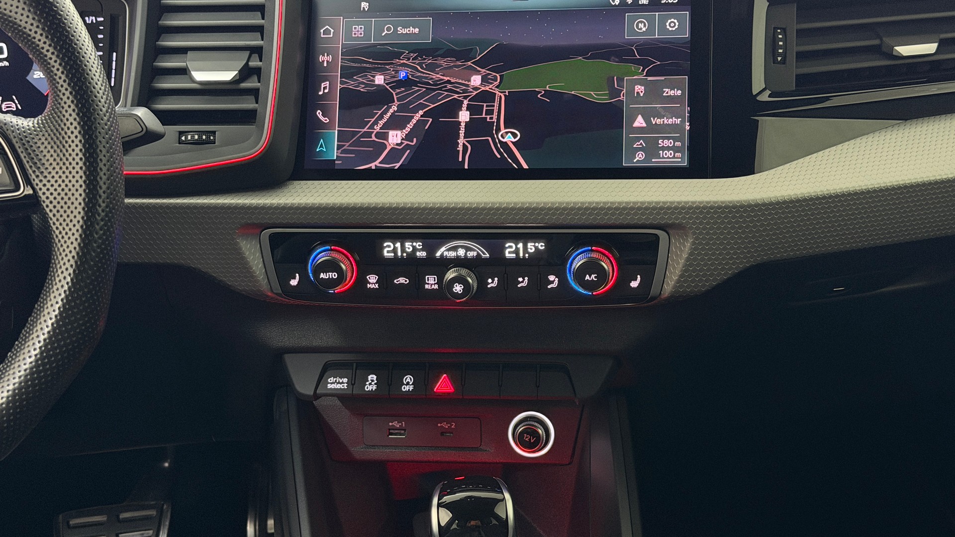 AUDI A1 Sportback 40 TFSI S Line S-tronic-image-12