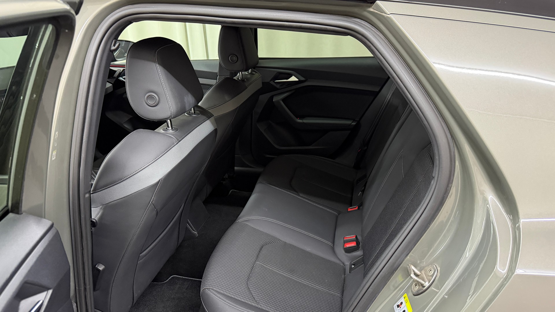 AUDI A1 Sportback 40 TFSI S Line S-tronic-image-11