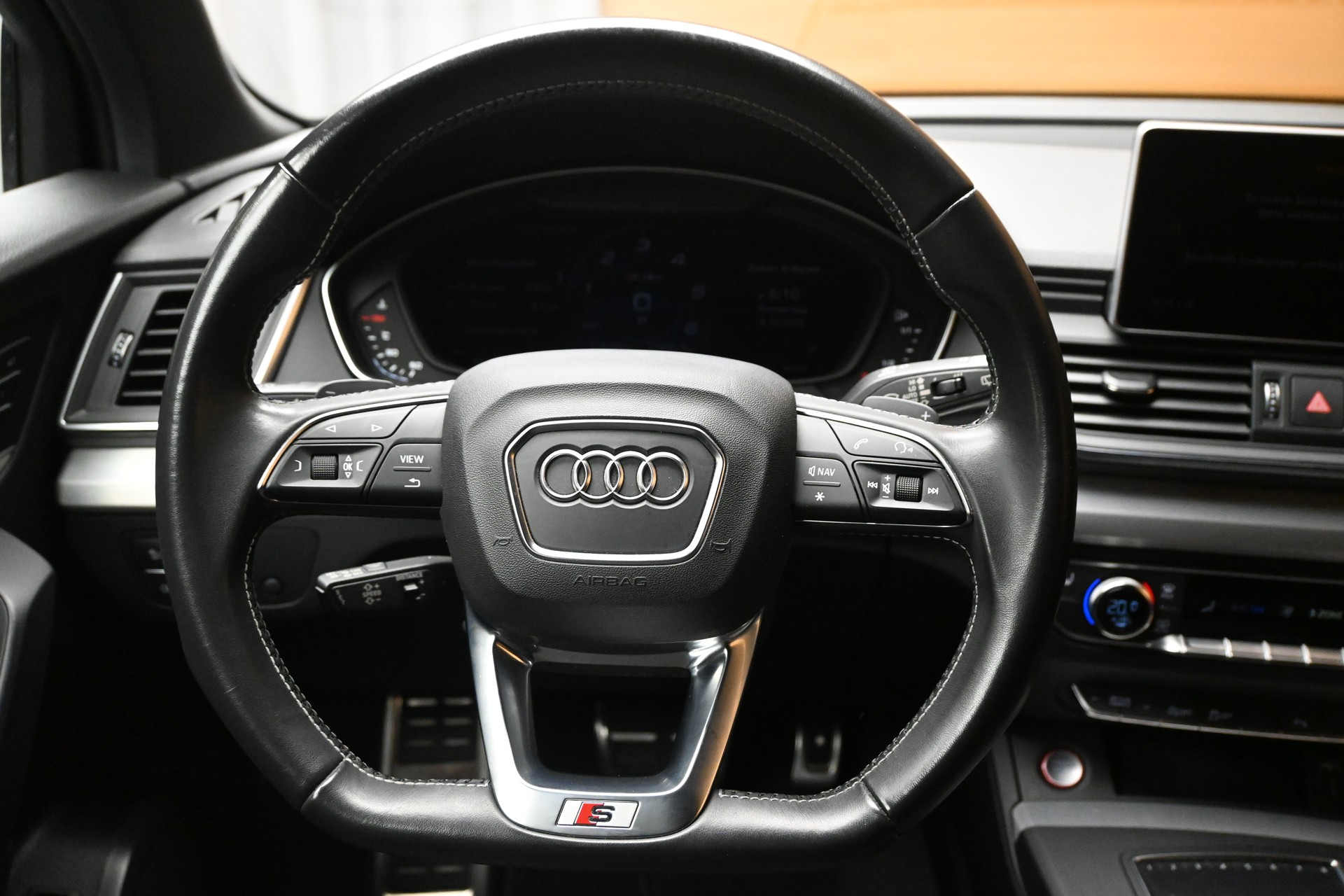 AUDI SQ5 TDI quattro tiptronic*Standheizung*-image-10
