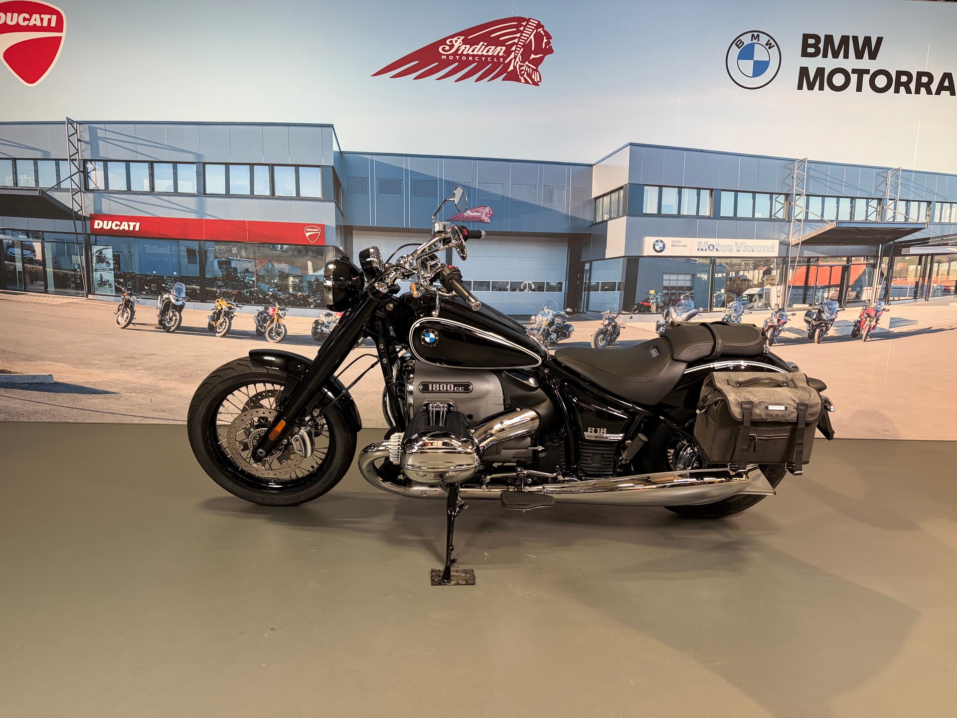 BMW R 18-showroom-element-3