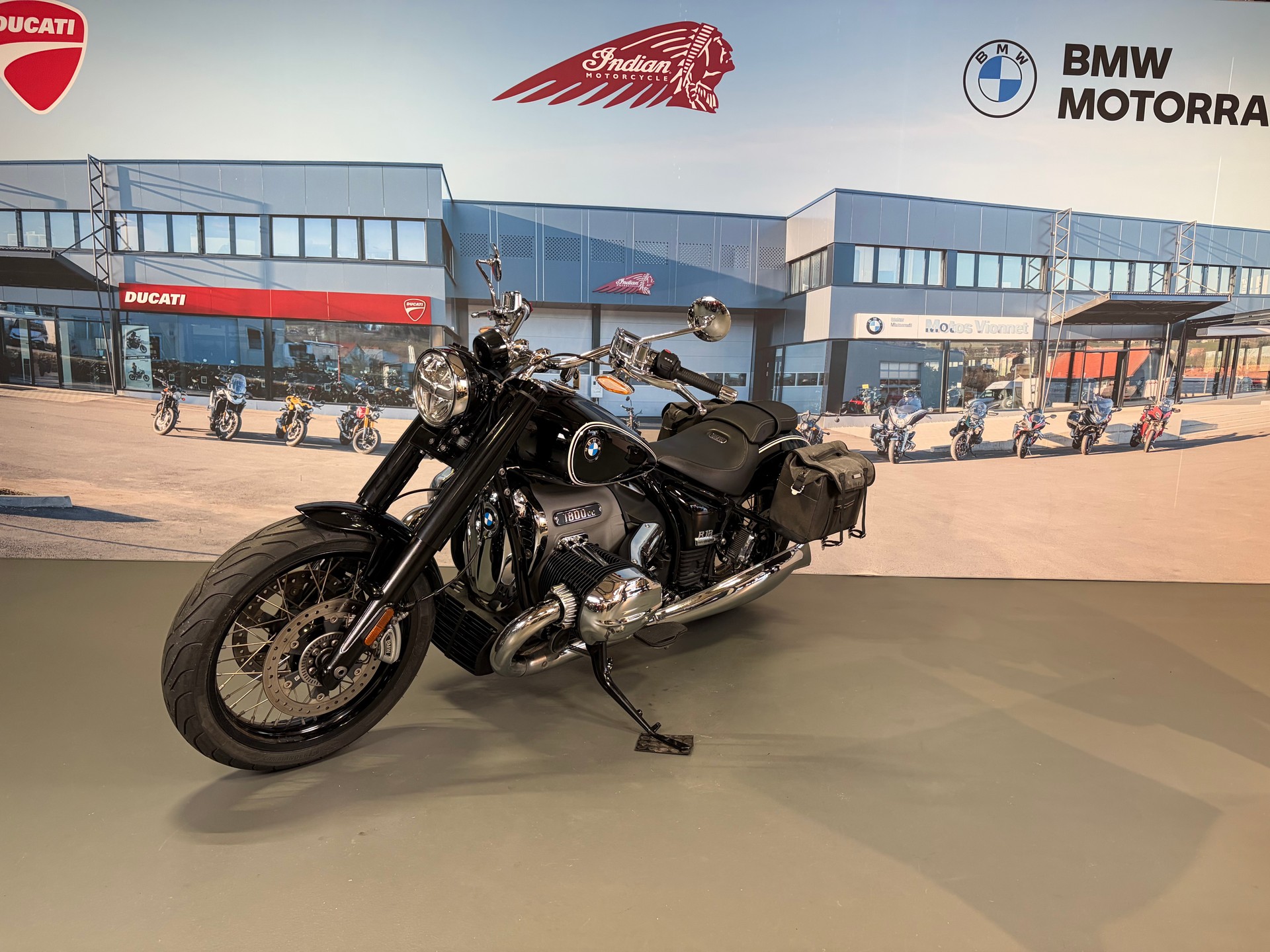 BMW R 18-showroom-element-2