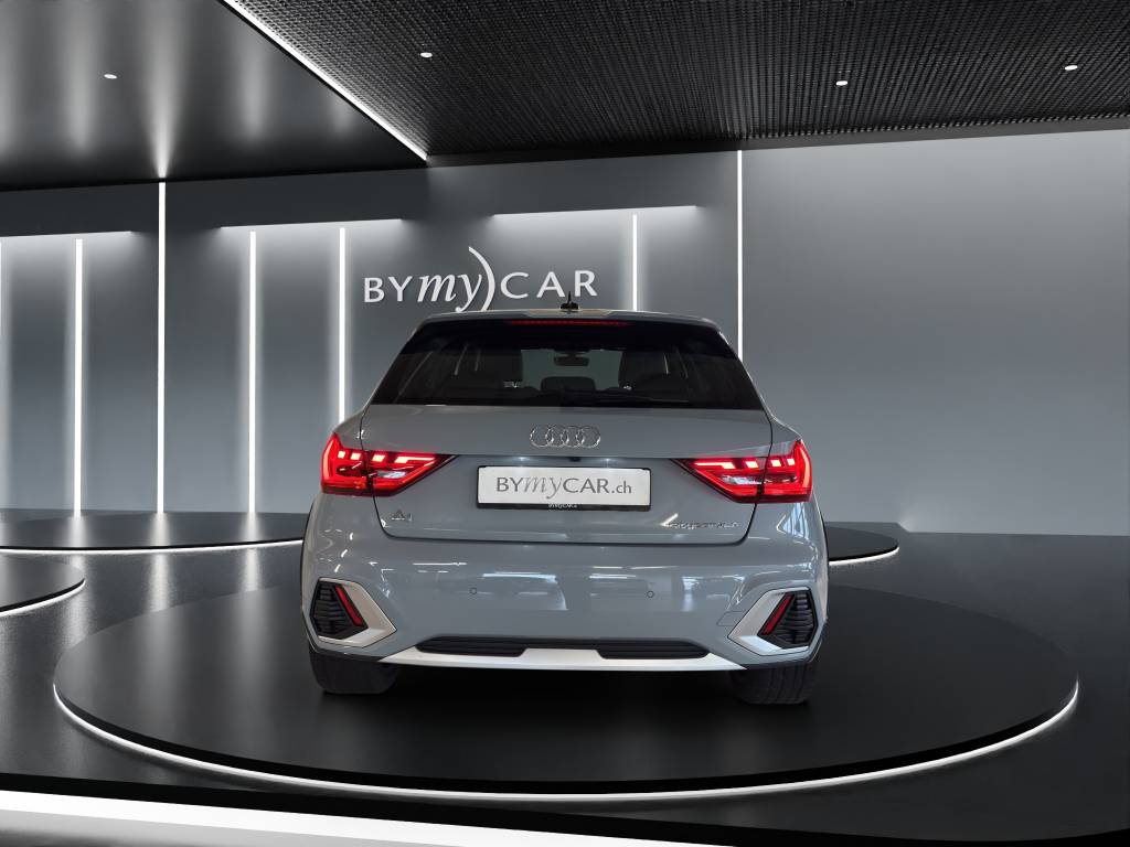 AUDI A1 City Carver 30 TFSI Attraction S-tronic-image-3