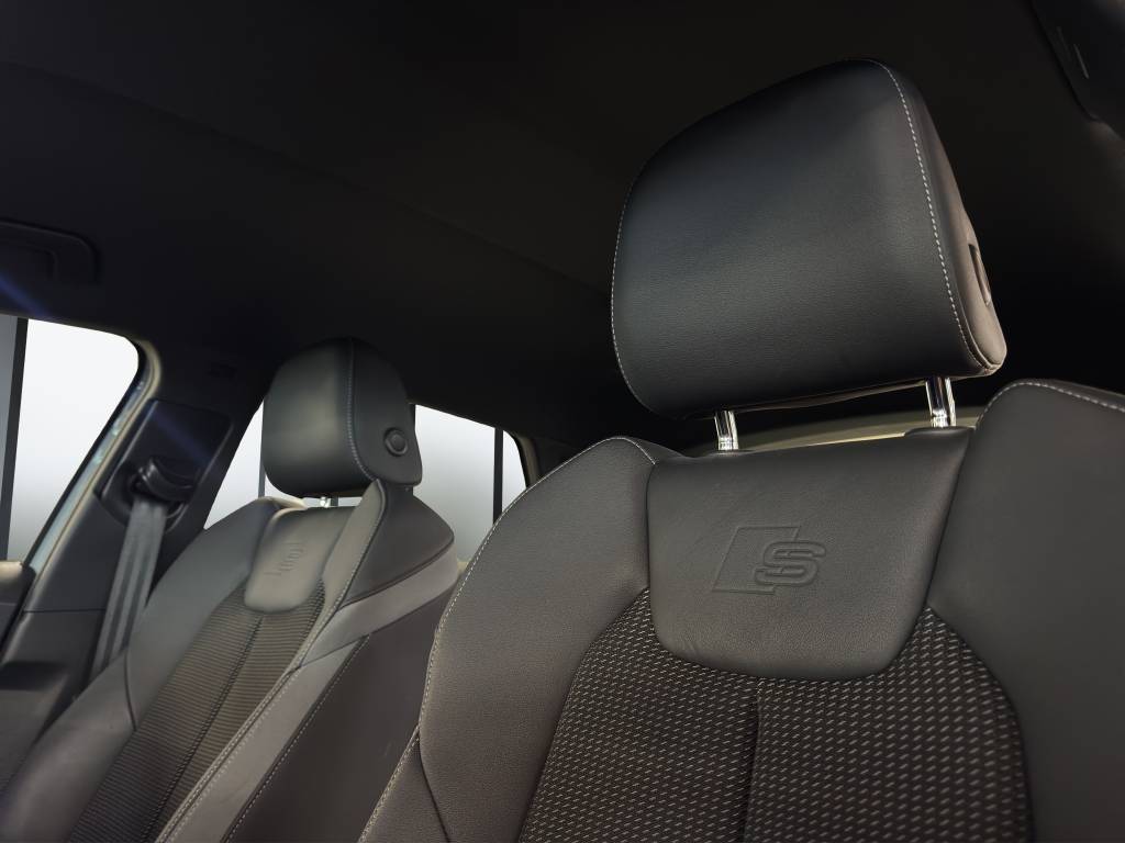 AUDI A1 City Carver 30 TFSI Attraction S-tronic-image-9