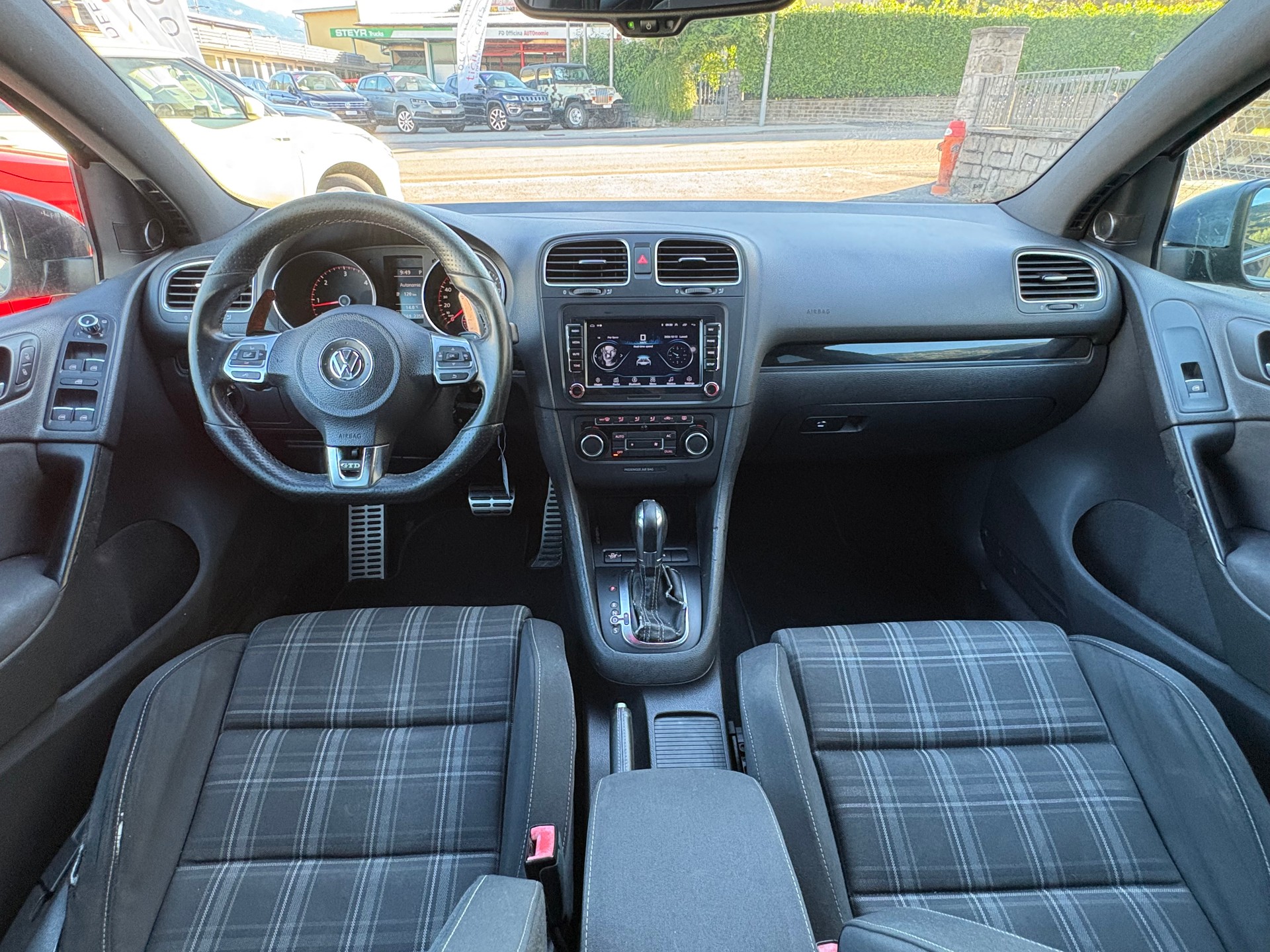 VW Golf 2.0 TDI GT DSG-image-12