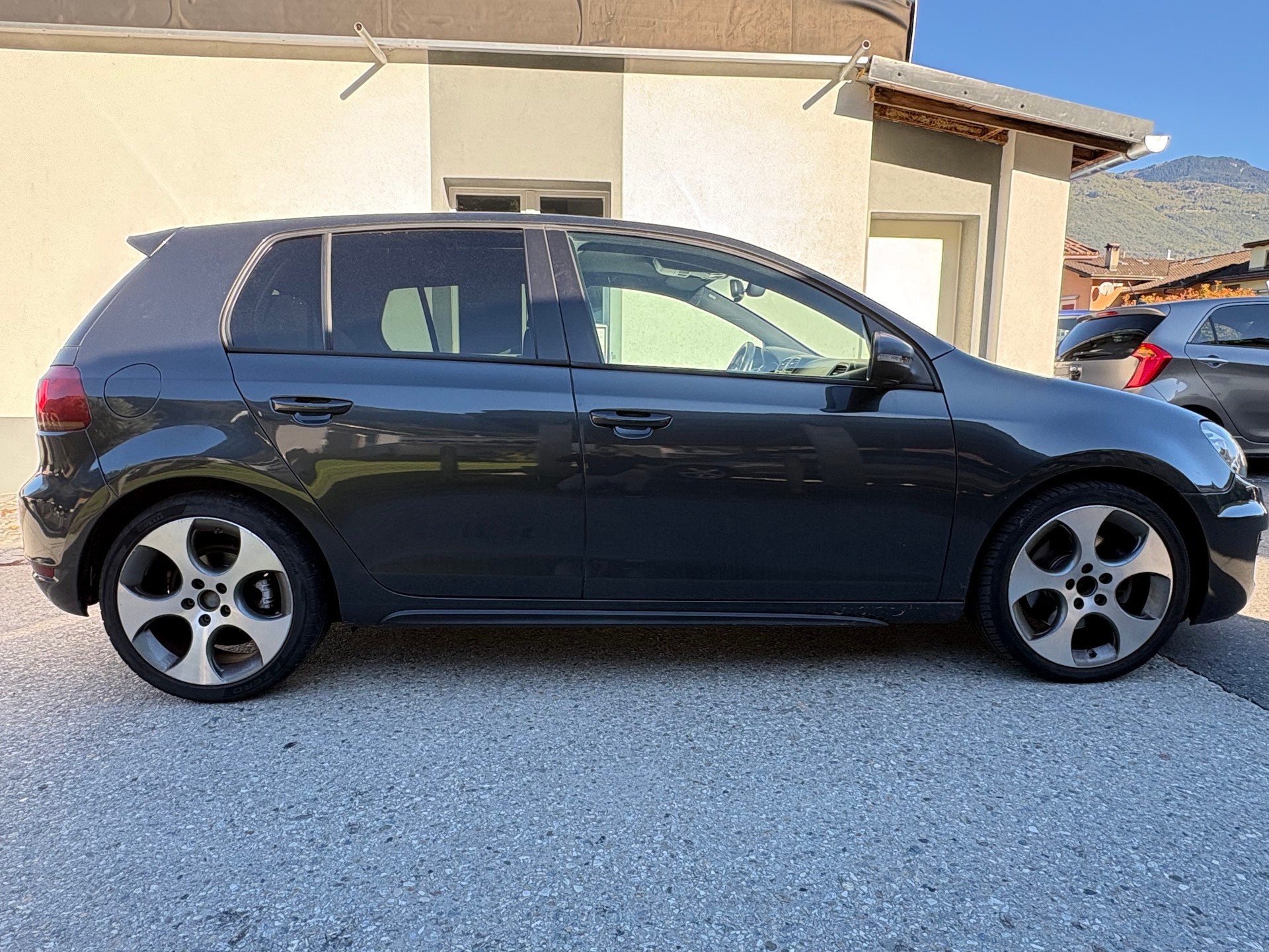 VW Golf 2.0 TDI GT DSG-image-4
