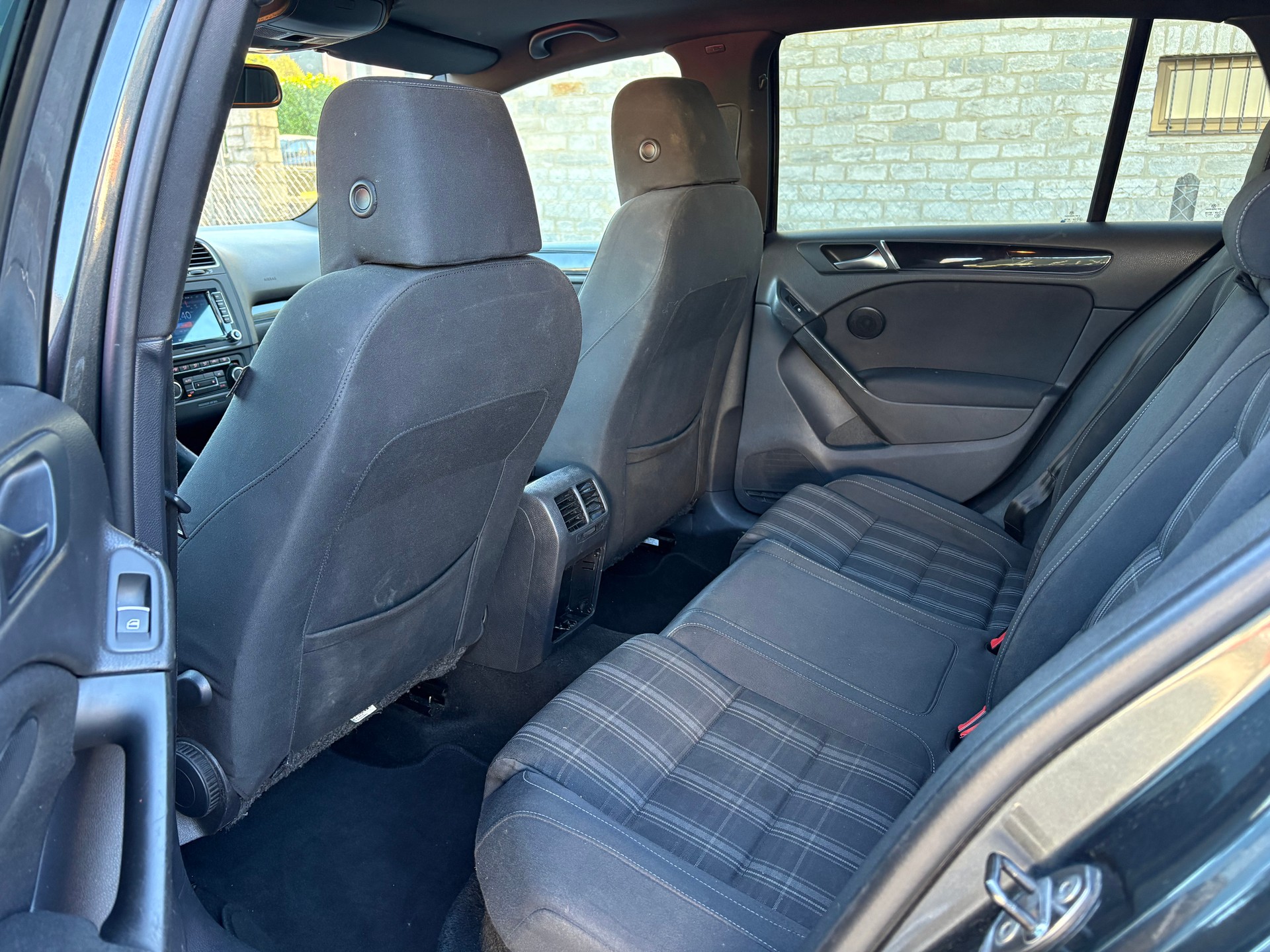 VW Golf 2.0 TDI GT DSG-image-10