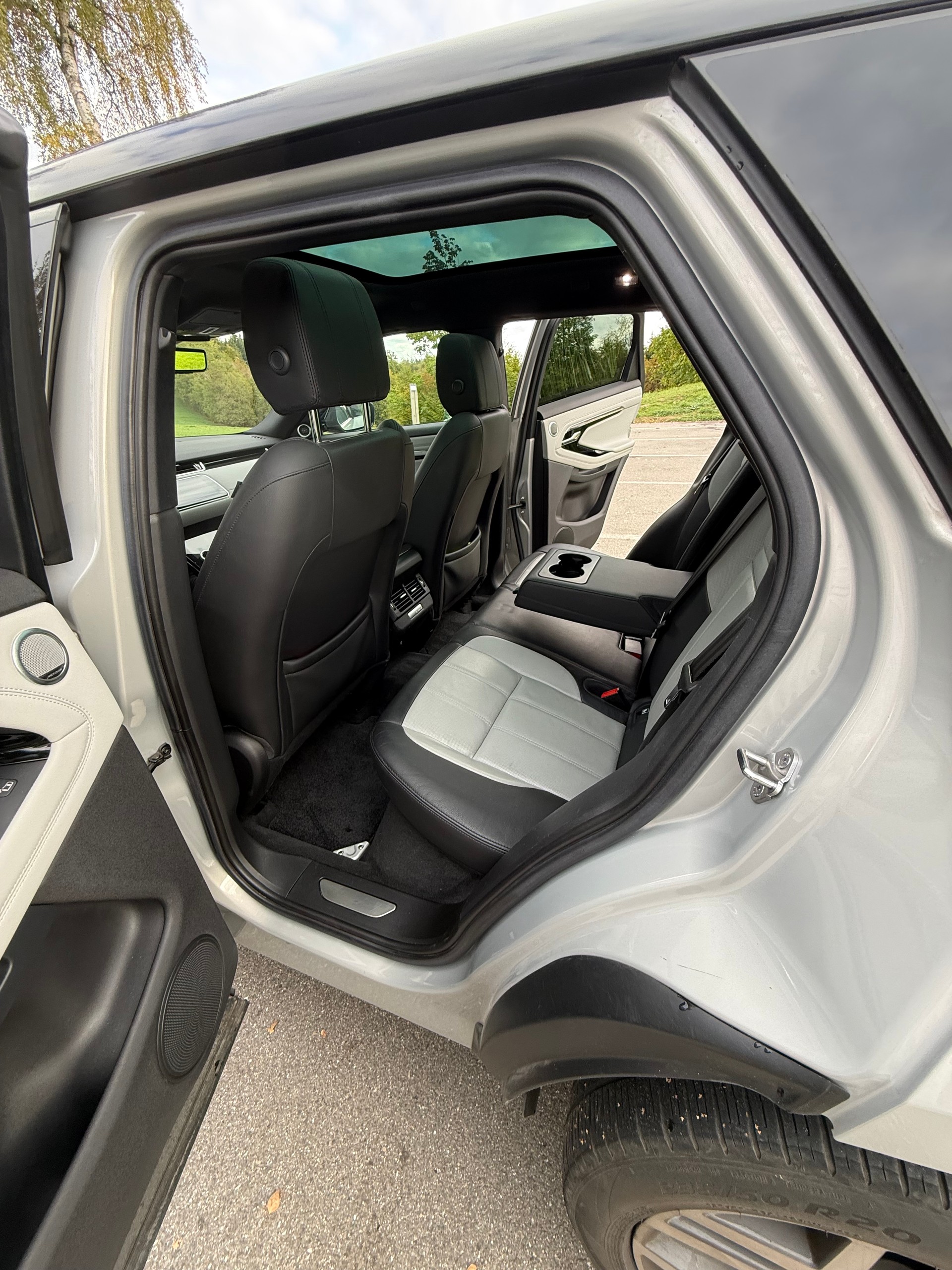 LAND ROVER Range Rover Evoque R-Dyn First Edi P 250 HSE AT9-image-4