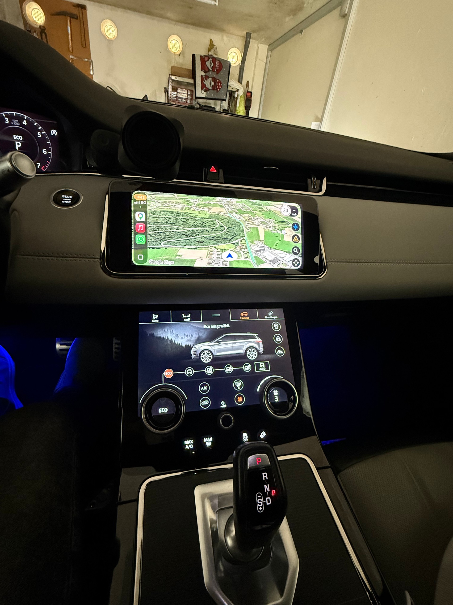 LAND ROVER Range Rover Evoque R-Dyn First Edi P 250 HSE AT9-image-5