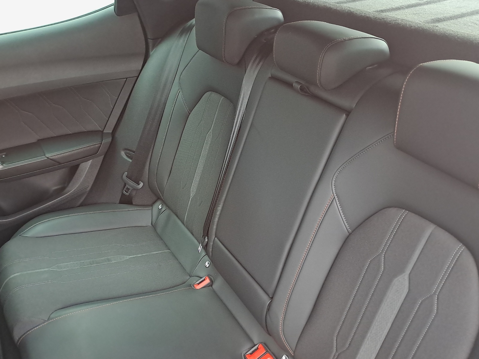 CUPRA Formentor 1.4 e-HYBRID pHEV DSG-image-12