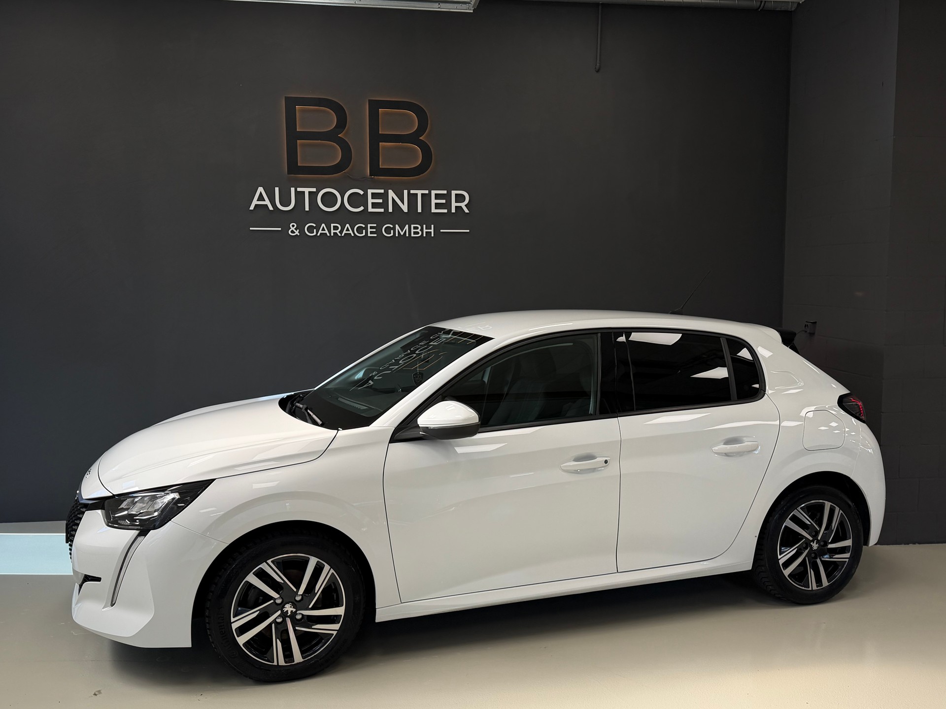 PEUGEOT 208 1.2 PureTech Allure Pack-image-2