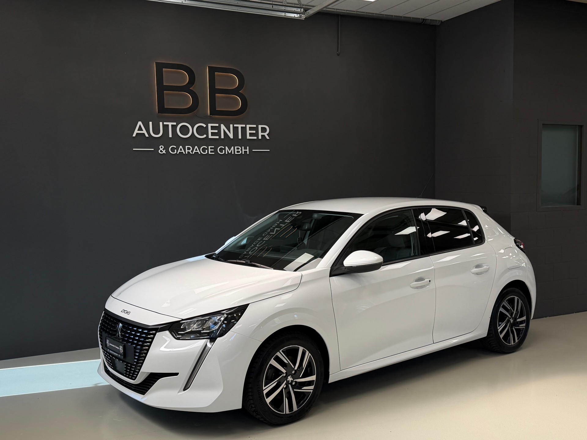 PEUGEOT 208 1.2 PureTech Allure Pack-image-1