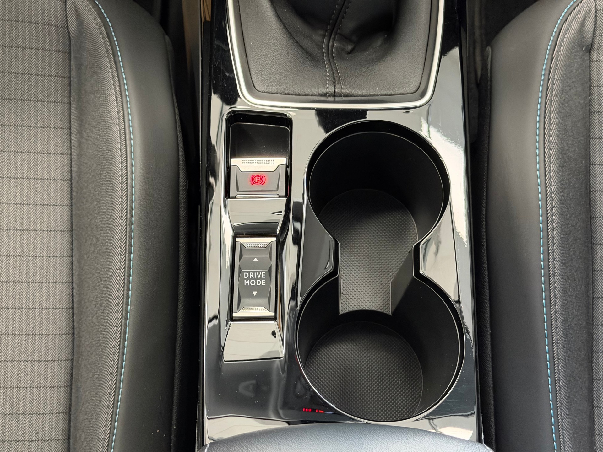 PEUGEOT 208 1.2 PureTech Allure Pack-image-20