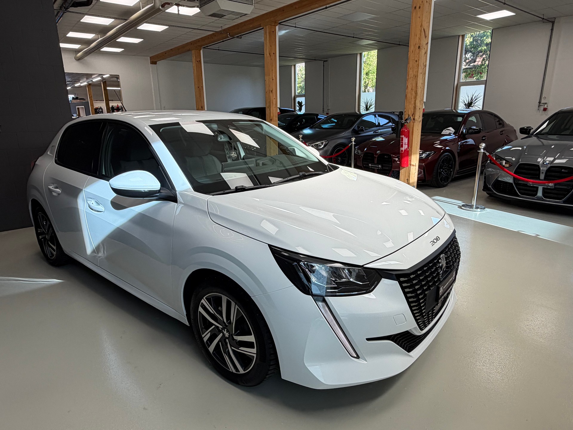 PEUGEOT 208 1.2 PureTech Allure Pack-image-8