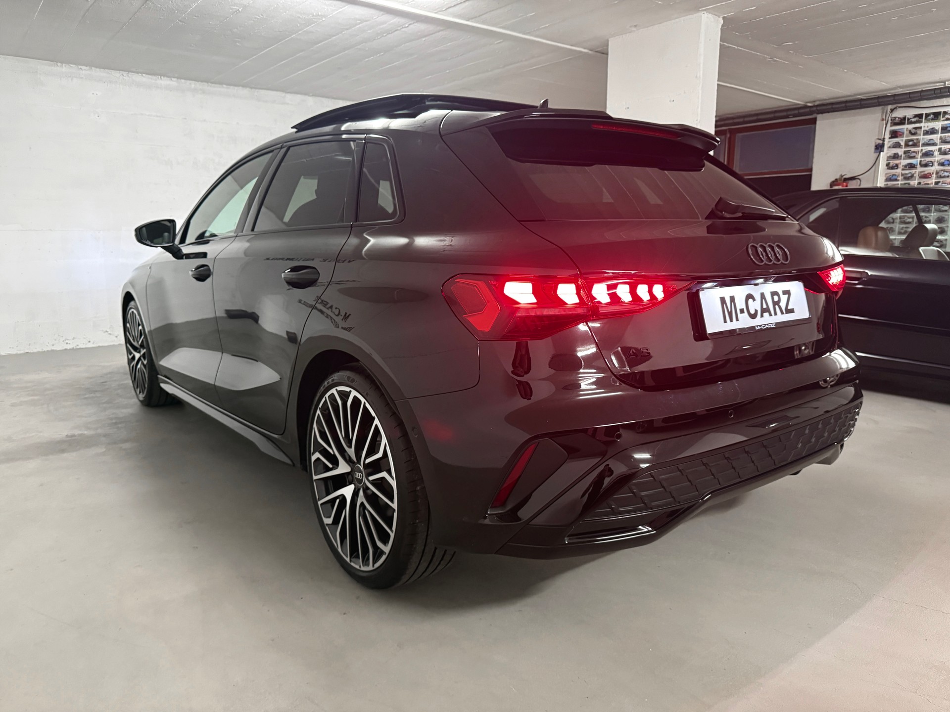 AUDI A3 Sportback 35 TFSI S line S-tronic *Full options* *Garantie Audi 05/2030* *Services gratuits*-image-1