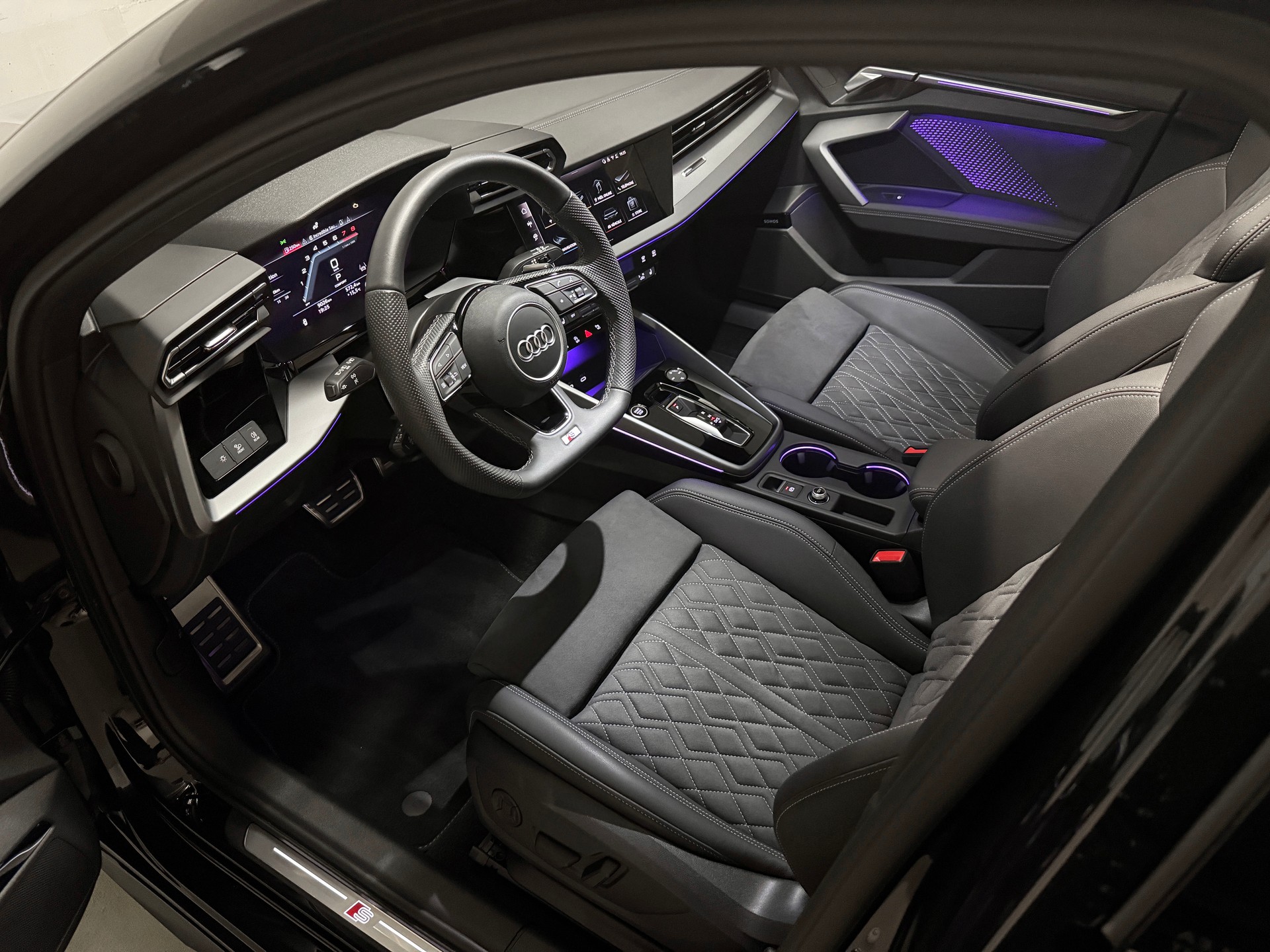 AUDI A3 Sportback 35 TFSI S line S-tronic *Full options* *Garantie Audi 05/2030* *Services gratuits*-image-5
