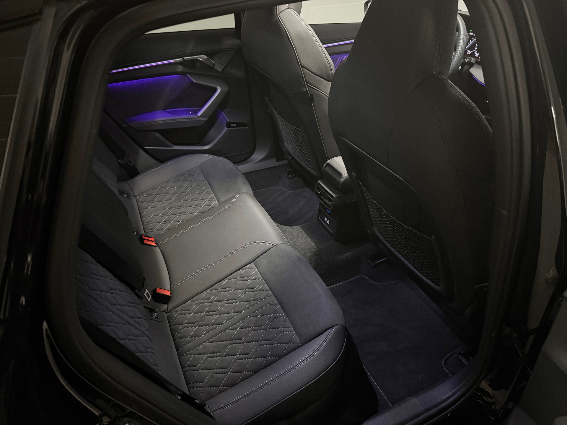 AUDI A3 Sportback 35 TFSI S line S-tronic *Full options* *Garantie Audi 05/2030* *Services gratuits*-image-8