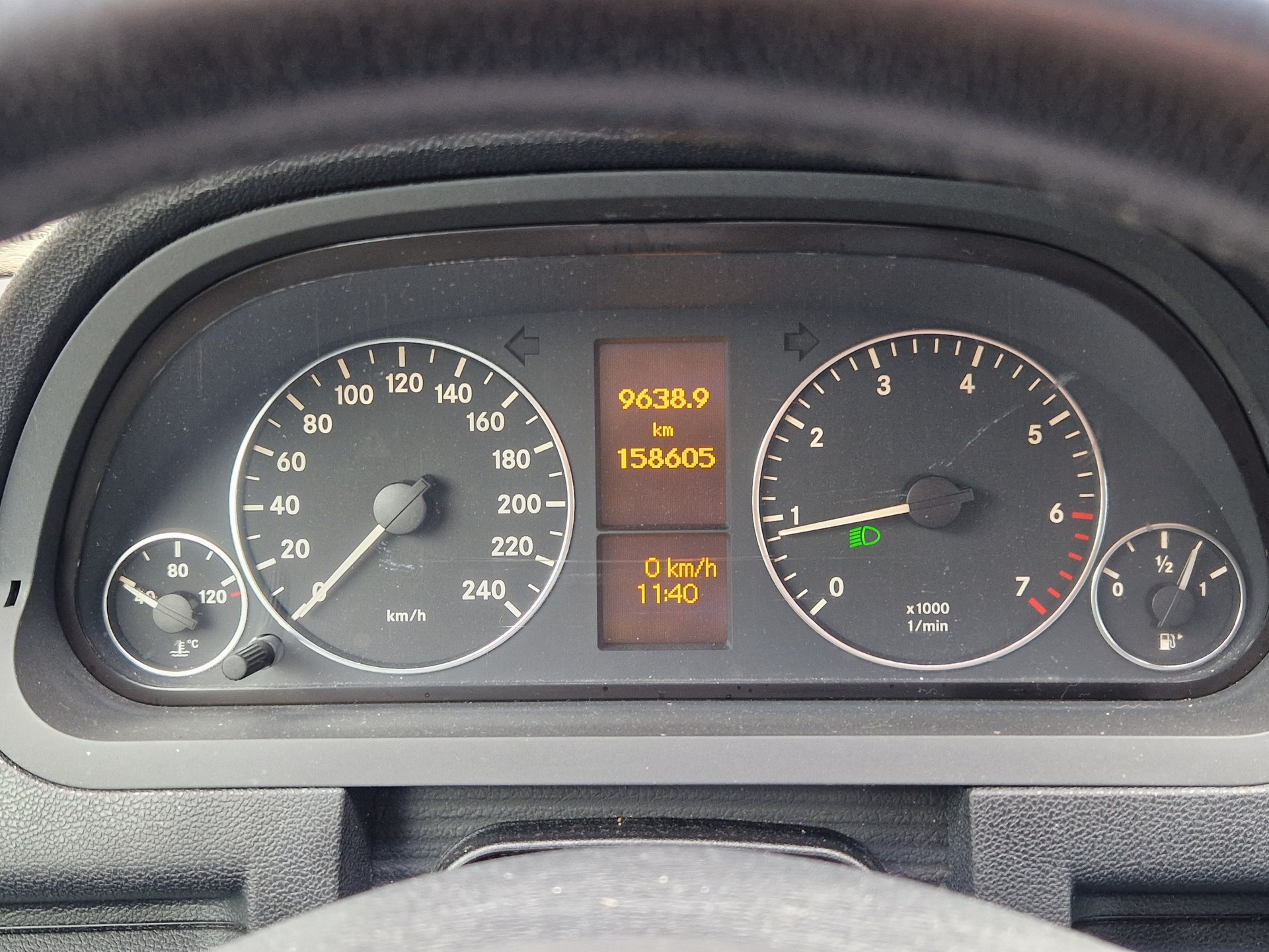 MERCEDES-BENZ A 170 Avantgarde-image-11