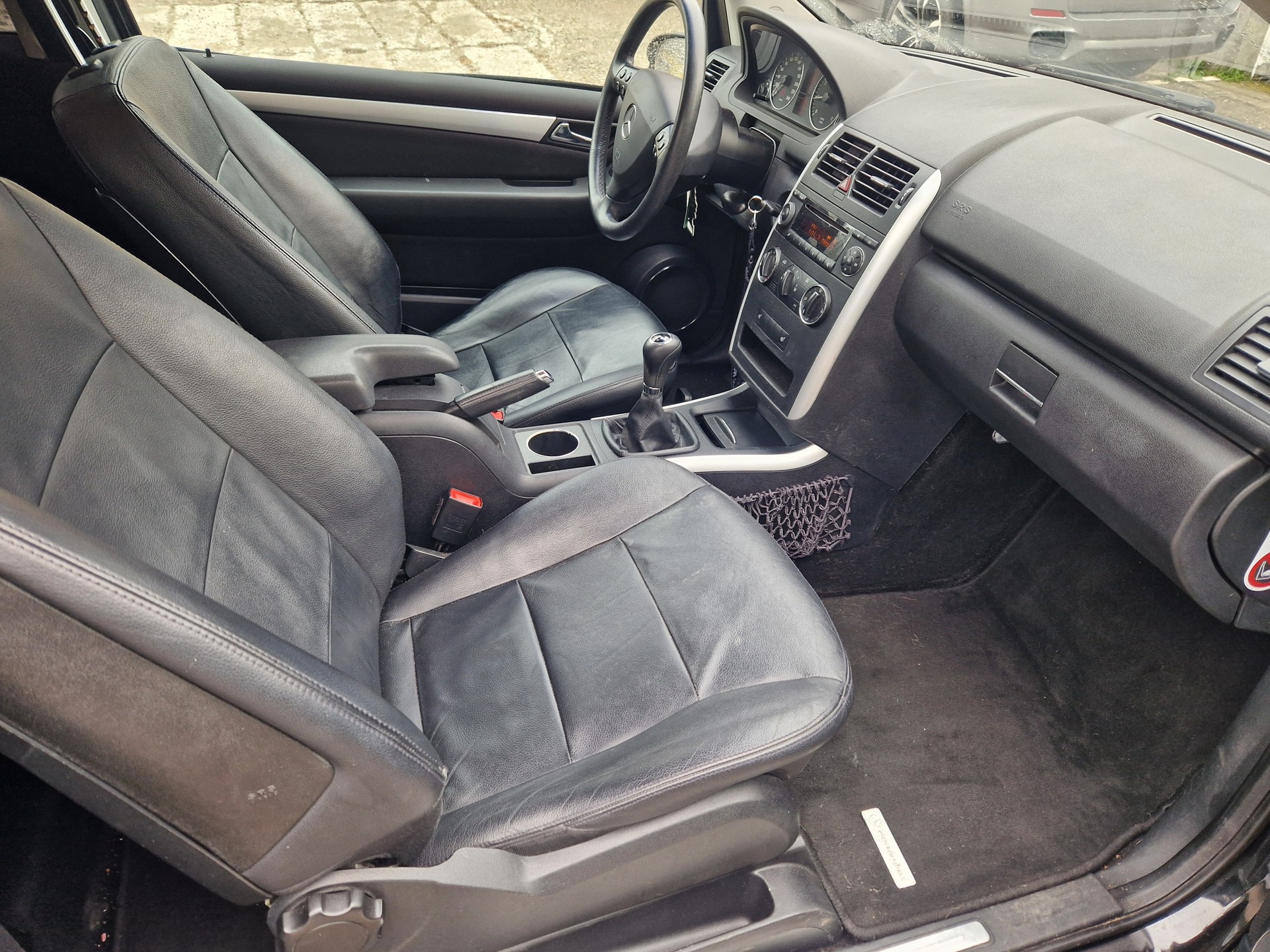 MERCEDES-BENZ A 170 Avantgarde-image-10