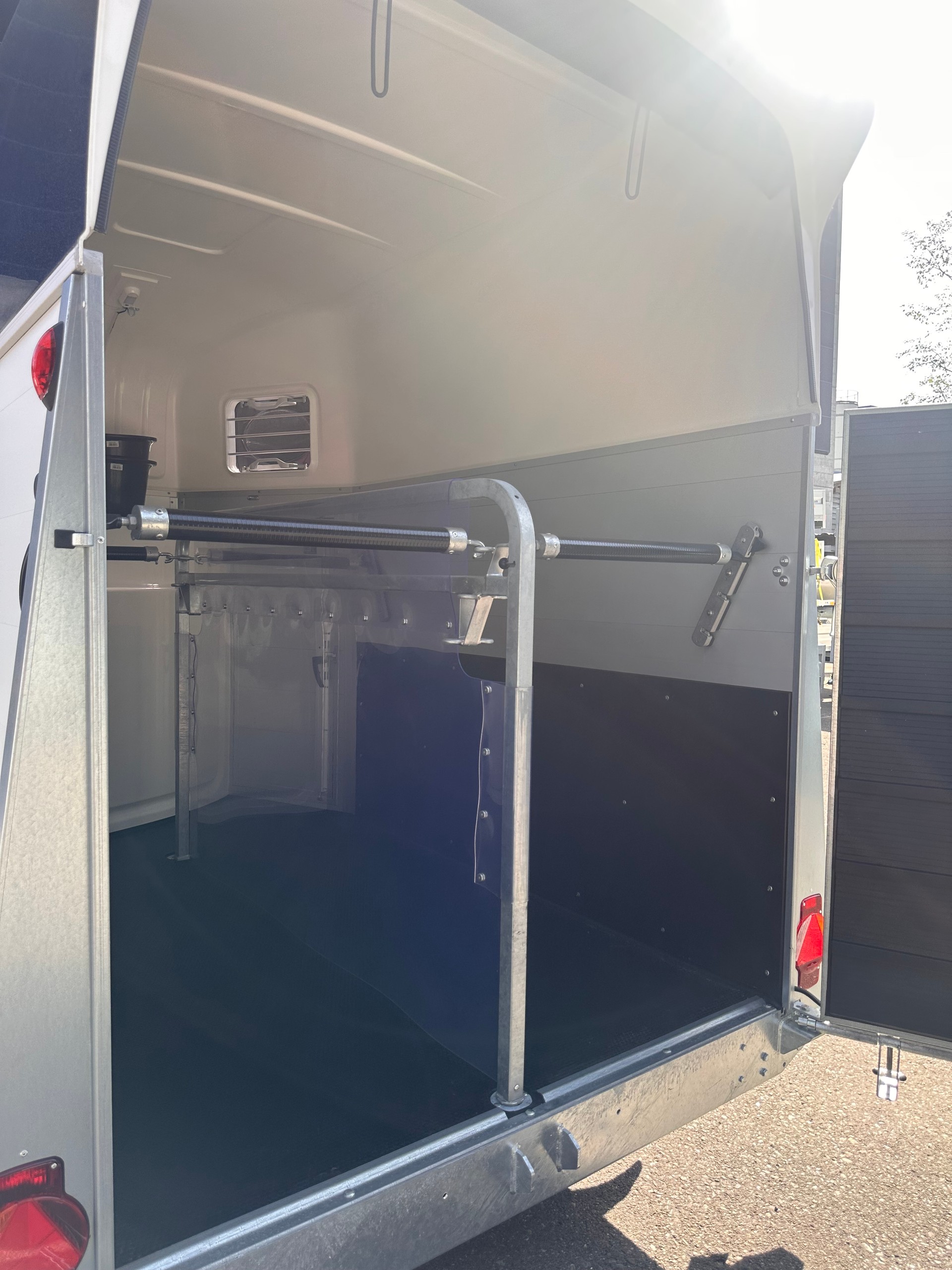 HUMBAUR Equitos Alu Plus 2400-image-17