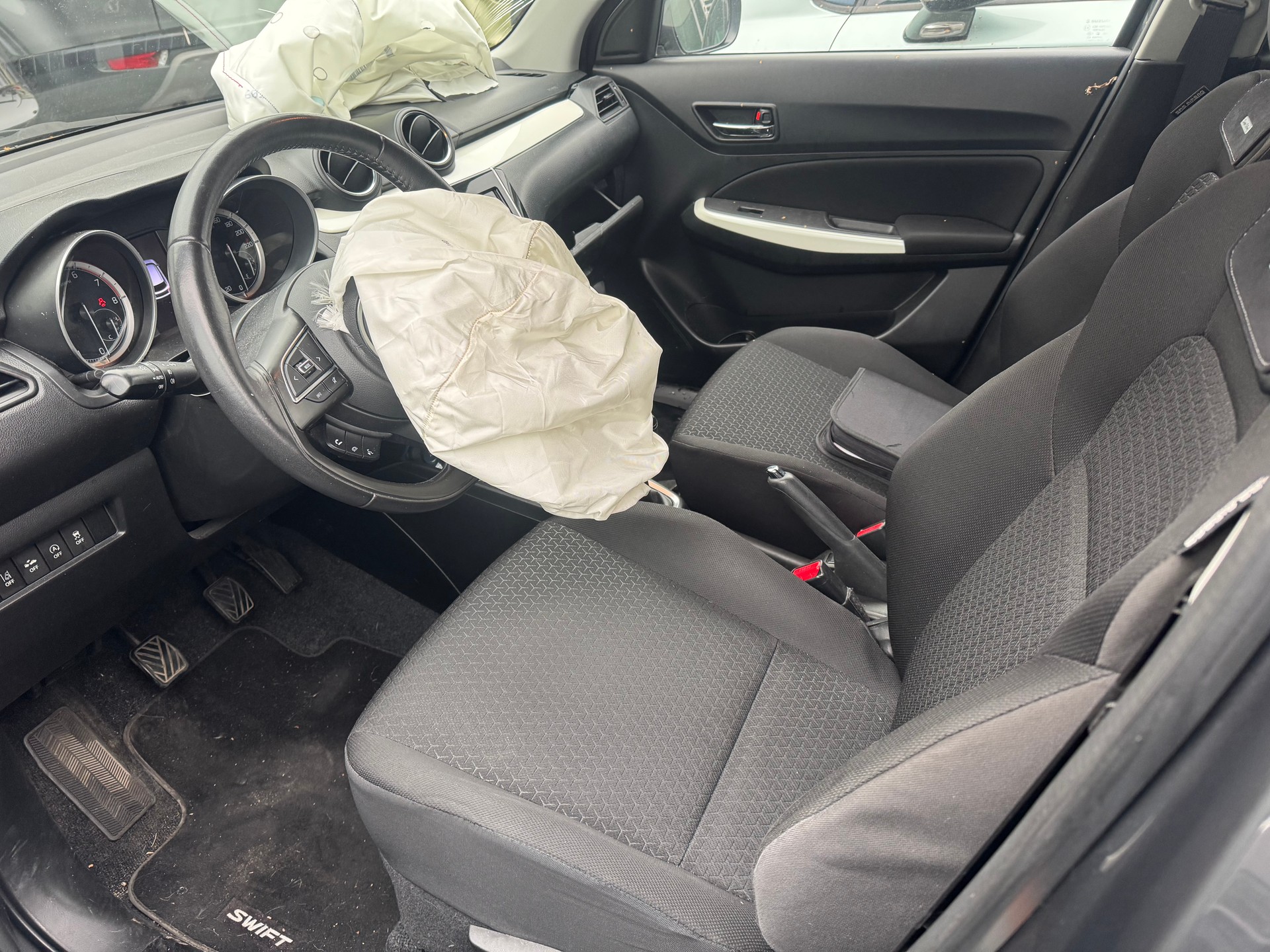 SUZUKI Swift 1.0 12V Compact+-image-6