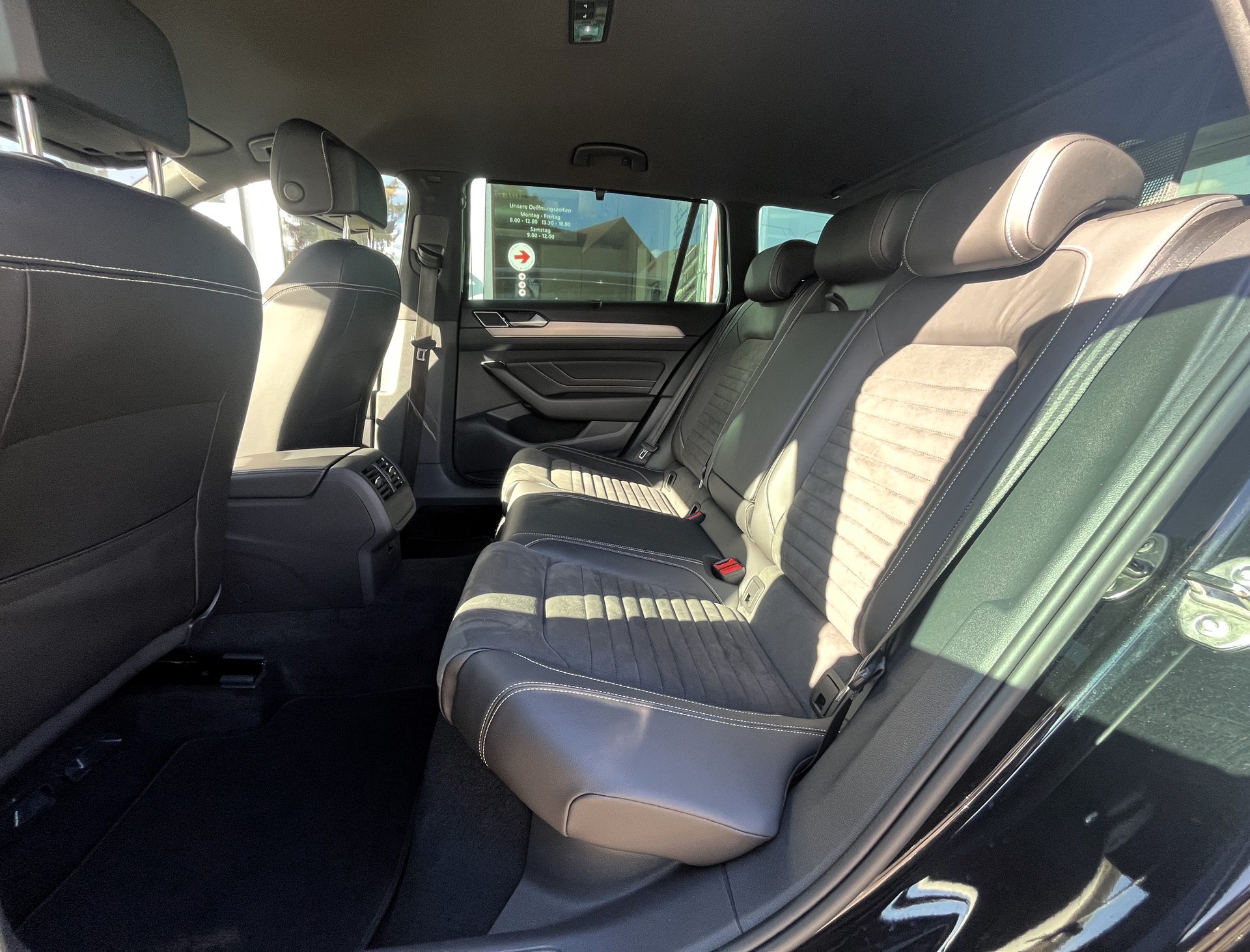 VW Passat 2.0 TDI BMT Elegance 4Motion DSG-image-8