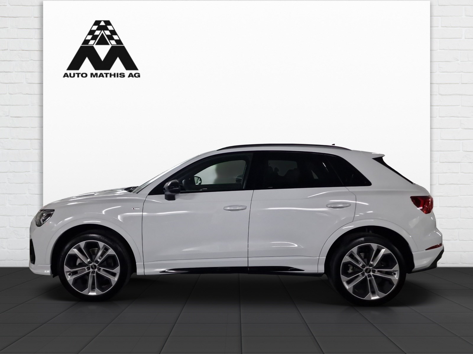 AUDI Q3 40 TDI S line quattro S-tronic-image-2