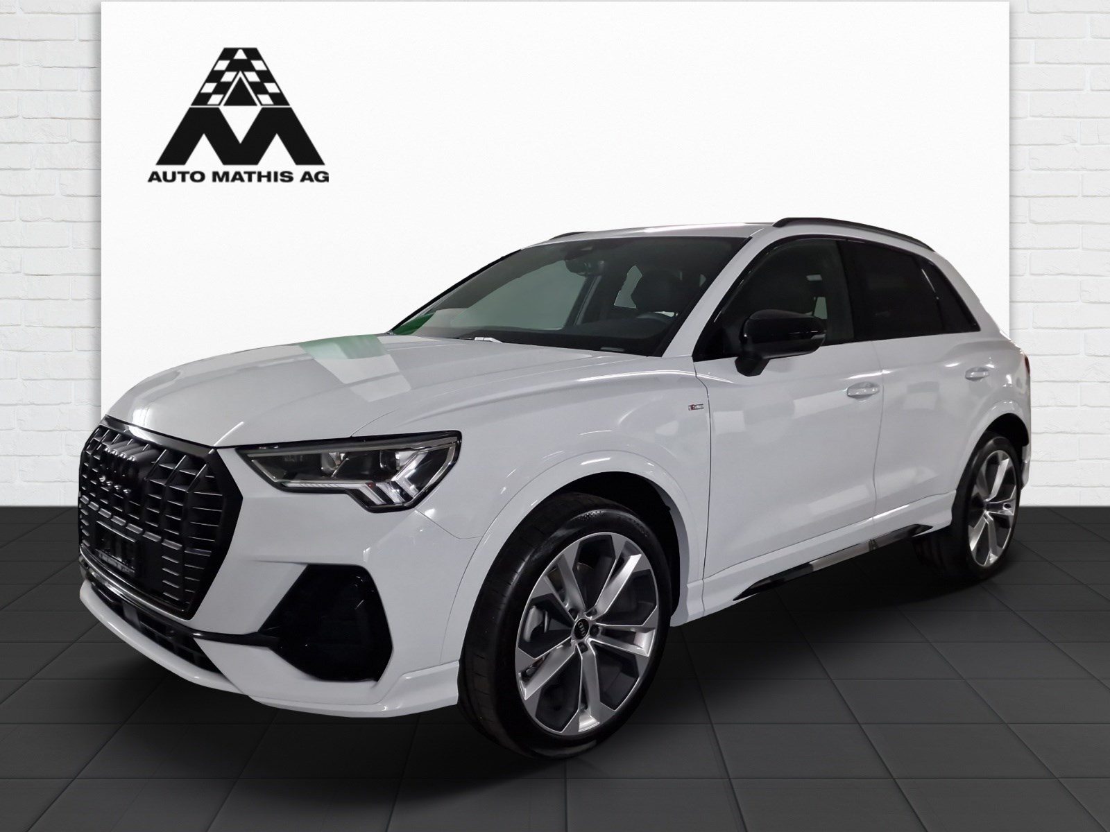 AUDI Q3 40 TDI S line quattro S-tronic-image-0