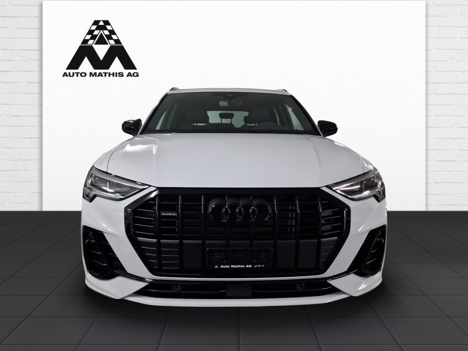 AUDI Q3 40 TDI S line quattro S-tronic-image-1